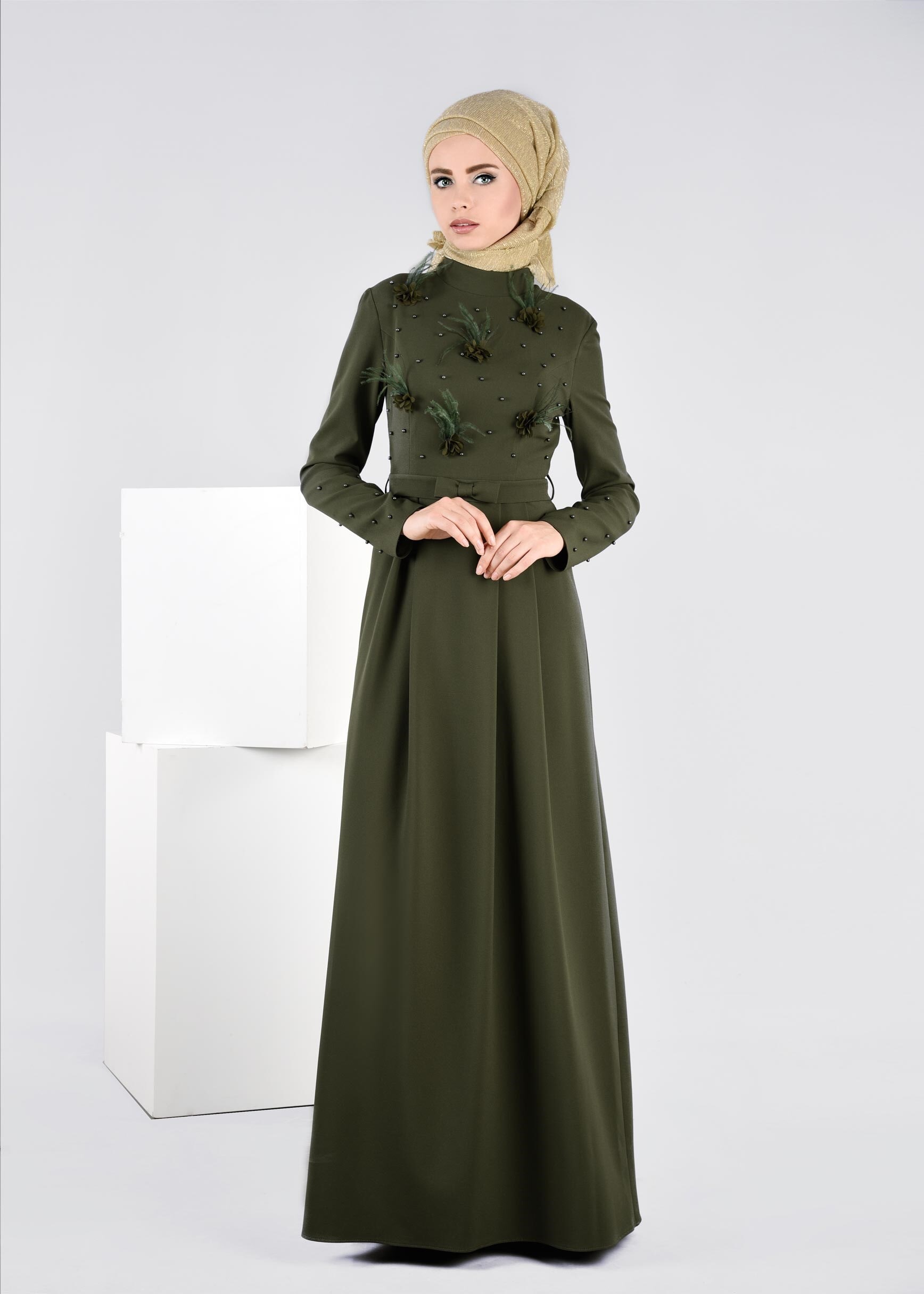 Tesettür giyim HAKİ BONCUK DETAYLI ÇİÇEKLİ ABİYE ELBİSE 5396