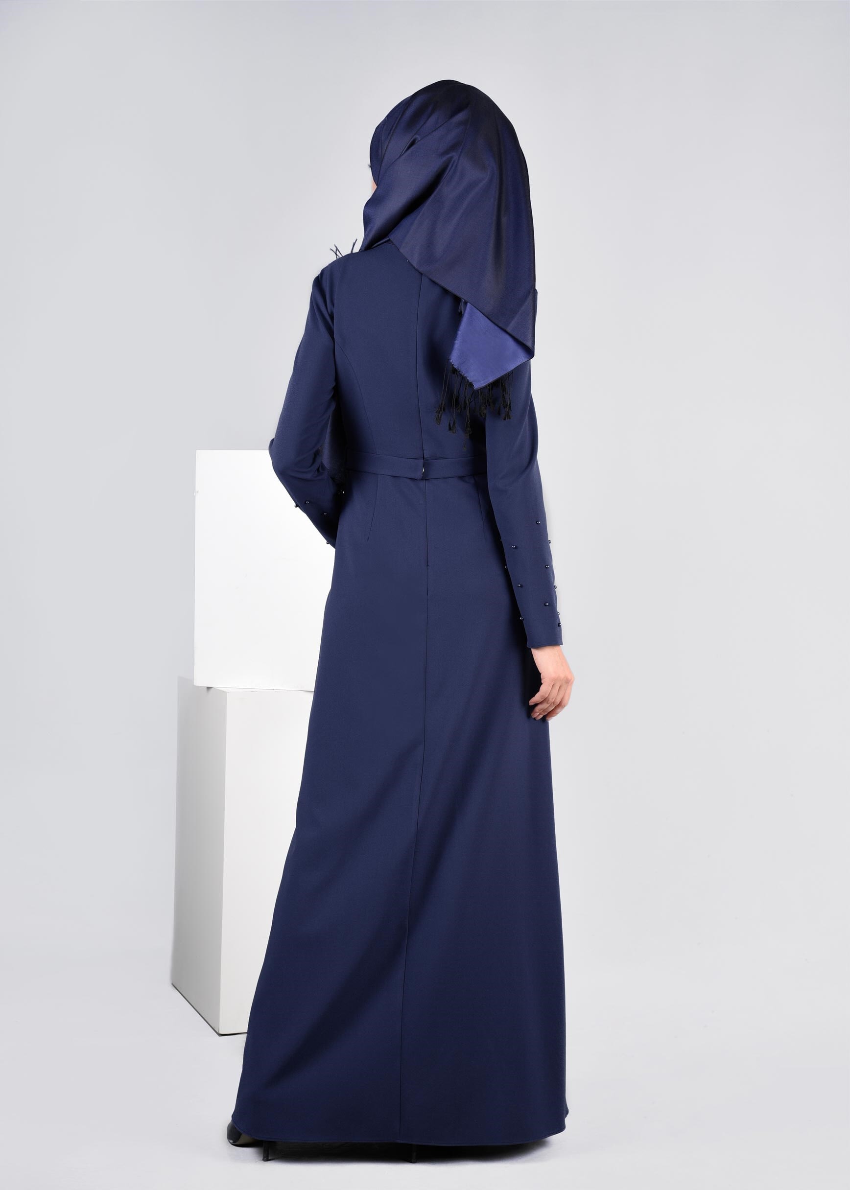 Tesettür giyim LACİVERT BONCUK DETAYLI ÇİÇEKLİ ABİYE ELBİSE 5396