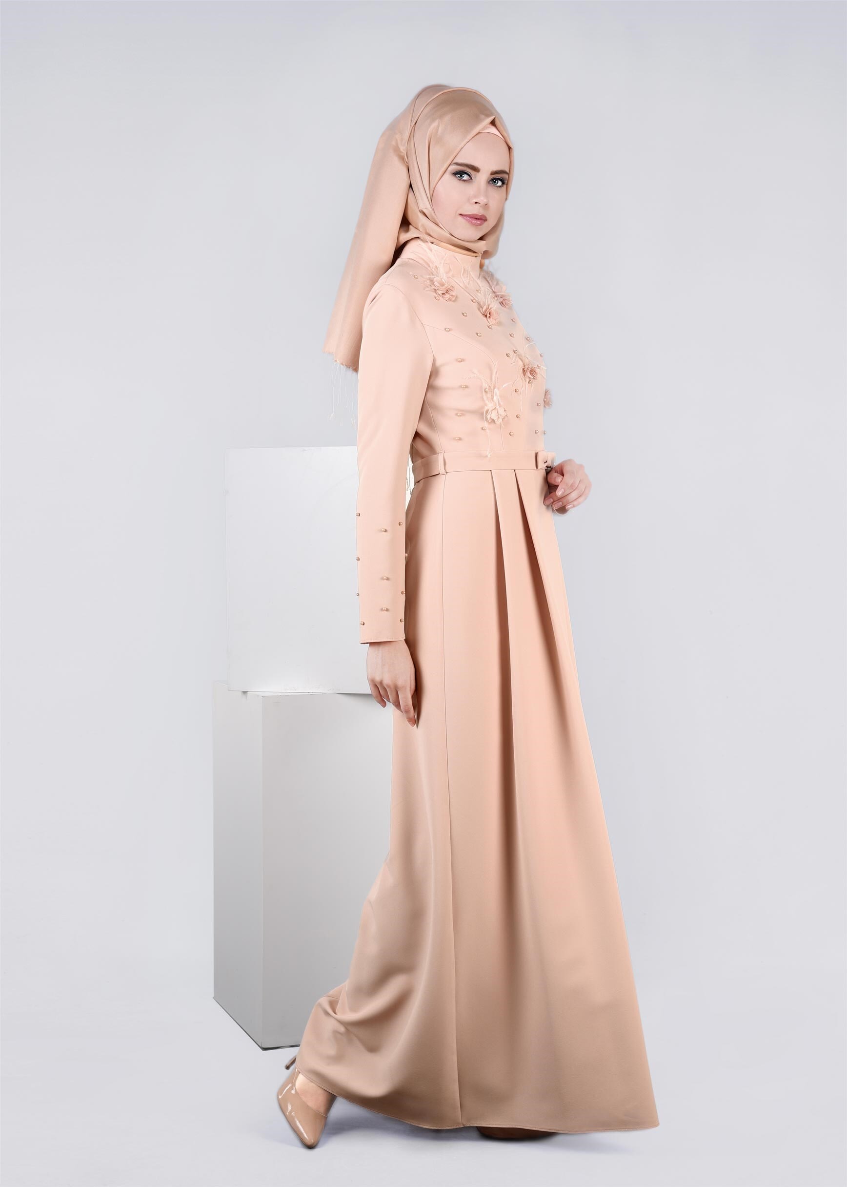 Tesettür giyim PUDRA BONCUK DETAYLI ÇİÇEKLİ ABİYE ELBİSE 5396
