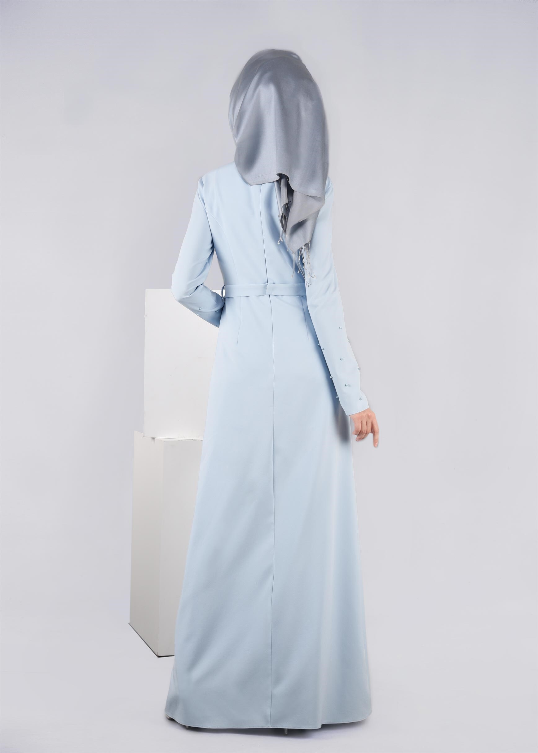 Tesettür giyim MAVİ BONCUK DETAYLI ÇİÇEKLİ ABİYE ELBİSE 5396