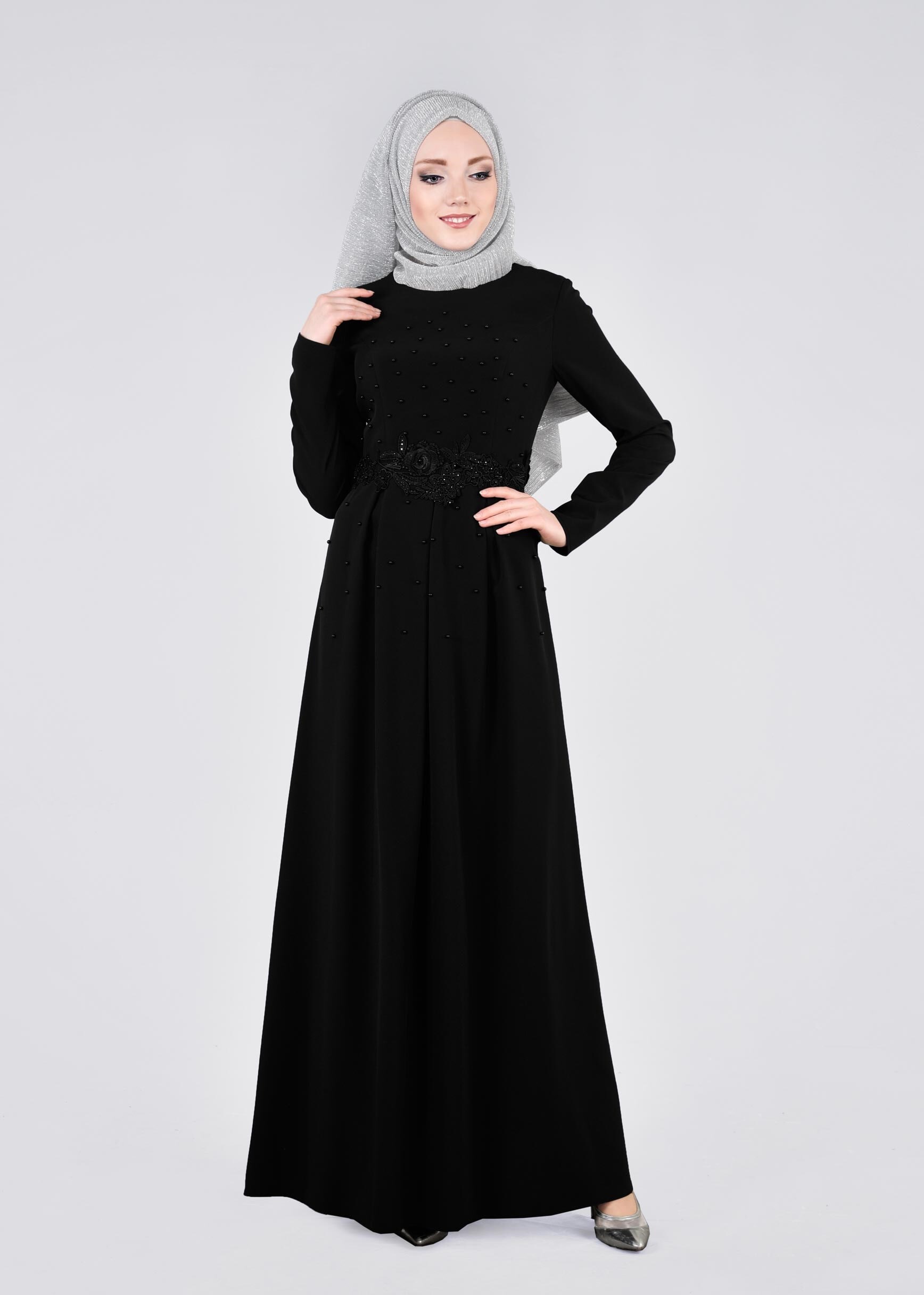 Tesettür giyim SİYAH BONCUK DETAYLI İŞLEMELİ ABİYE ELBİSE 5400
