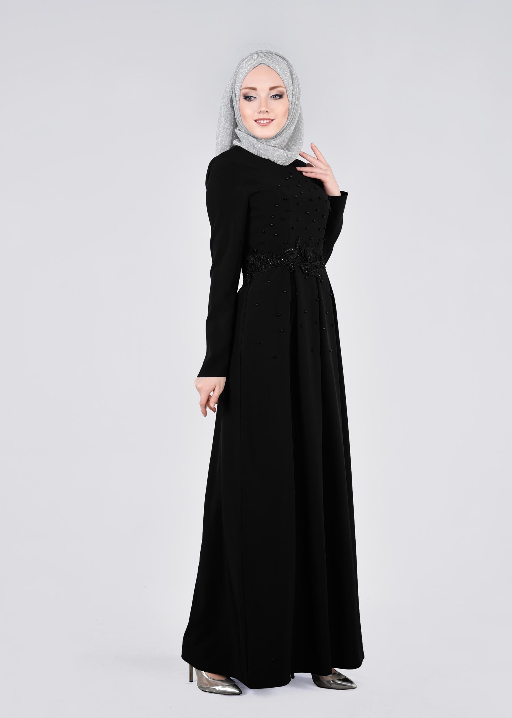 Tesettür giyim SİYAH BONCUK DETAYLI İŞLEMELİ ABİYE ELBİSE 5400