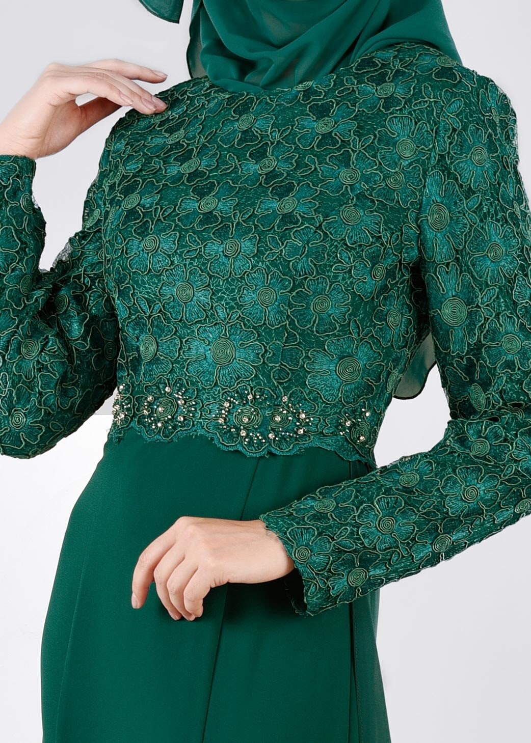 Hijab clothing GREEN EMBROIDERED EVENING DRESS WITH GEM DETAIL 5405