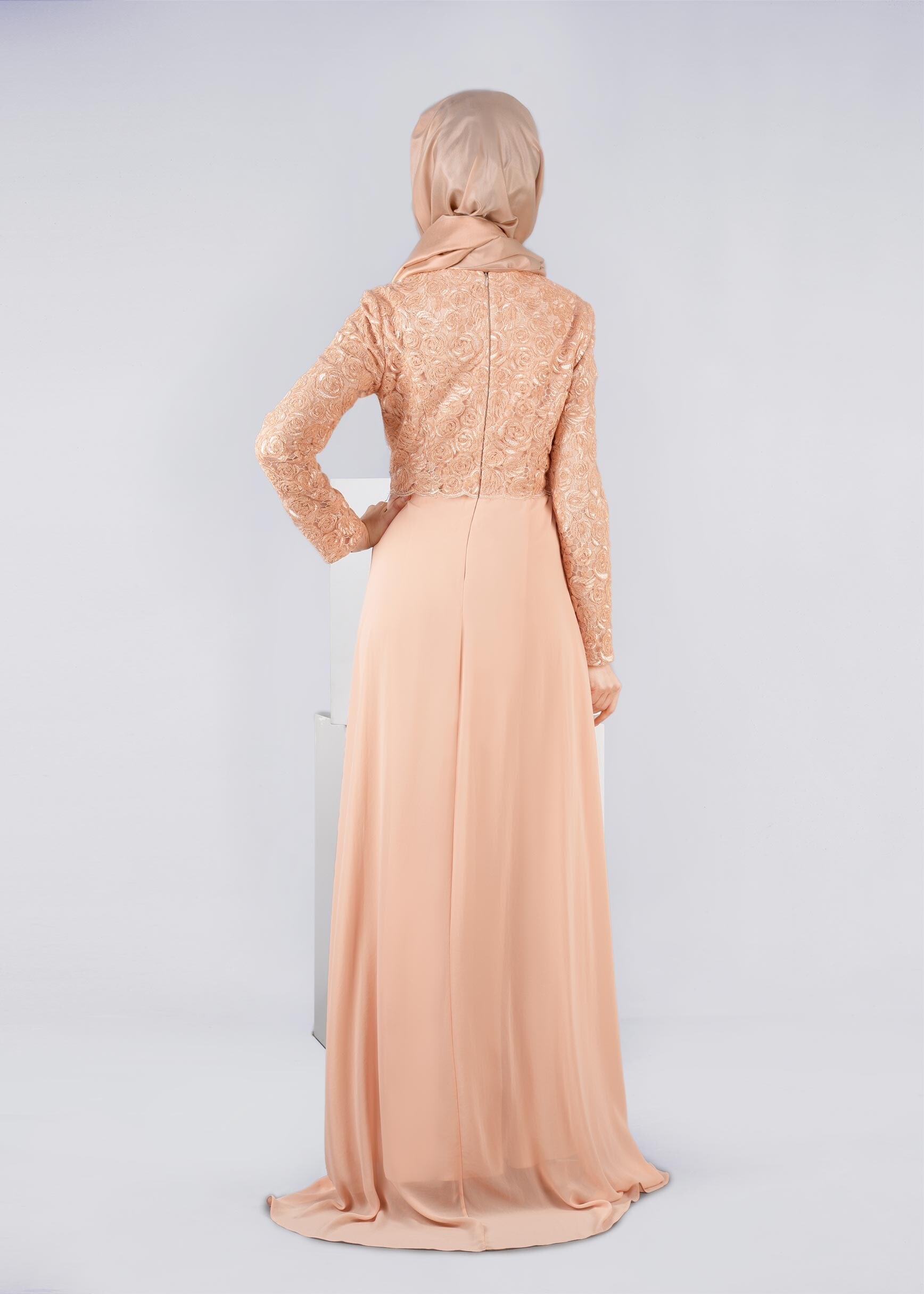 Tesettür giyim PUDRA İŞLEMELİ TAŞ DETAYLI ABİYE ELBİSE 5405