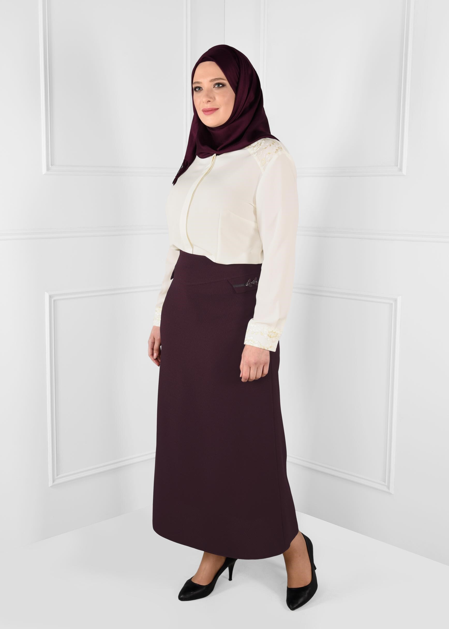 Vêtements hijab ÉCRUE BLOUSE BRODÉE AUX POIGNETS ET AUX ÉPAULES 2680