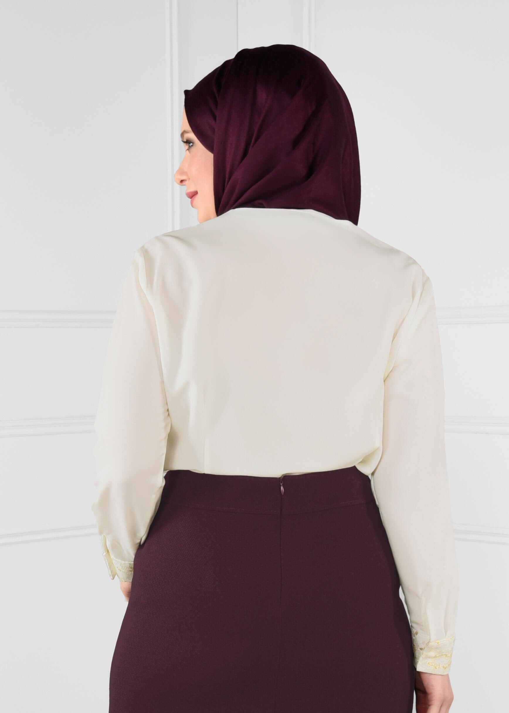 Vêtements hijab ÉCRUE BLOUSE BRODÉE AUX POIGNETS ET AUX ÉPAULES 2680