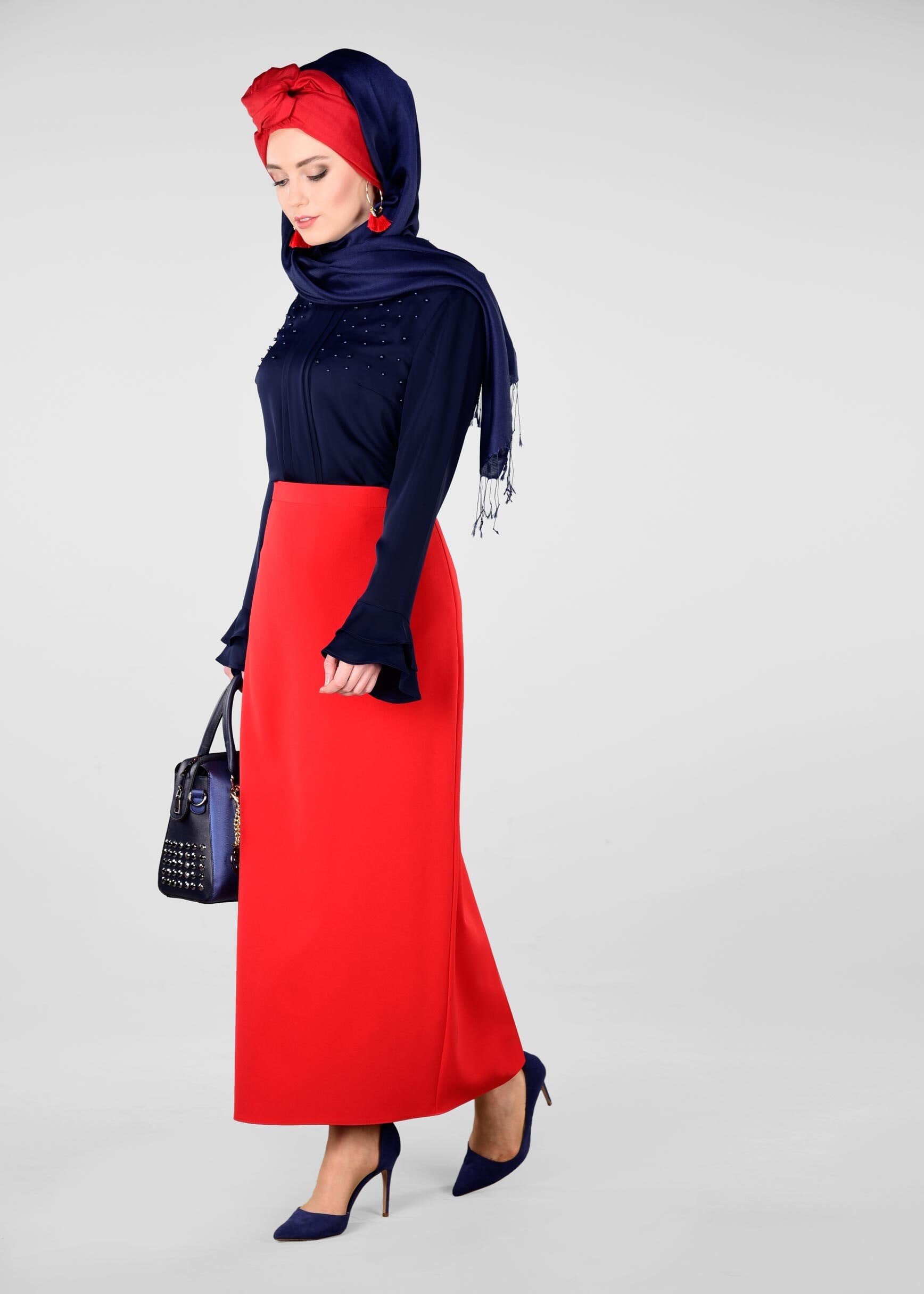 Vêtements hijab BLEU MARINE BLOUSE DÉTAILLÉE DE PERLES ET POIGNETS À VOLANTS 2695