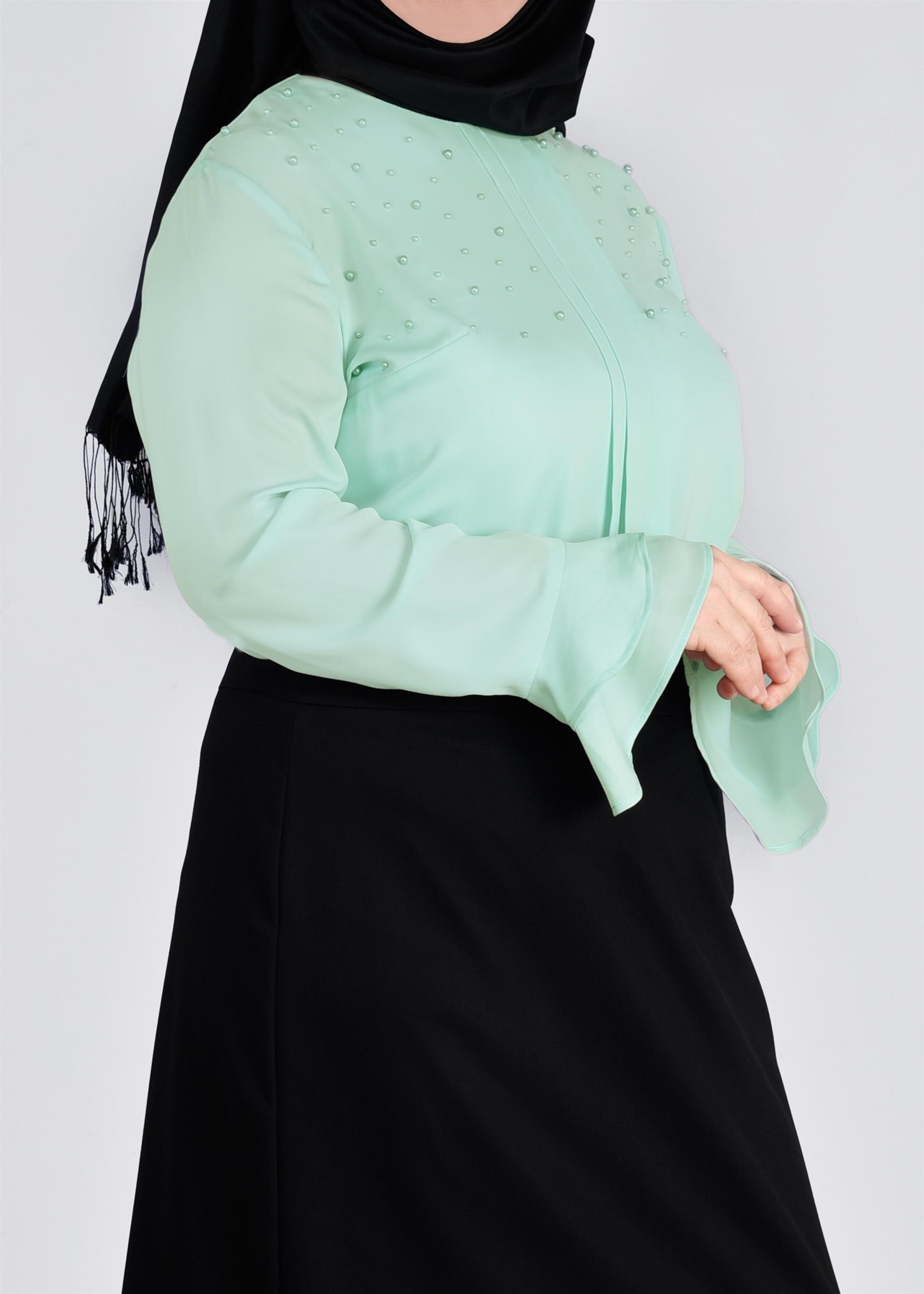 Vêtements hijab VERT BLOUSE DÉTAILLÉE DE PERLES ET POIGNETS À VOLANTS 2695