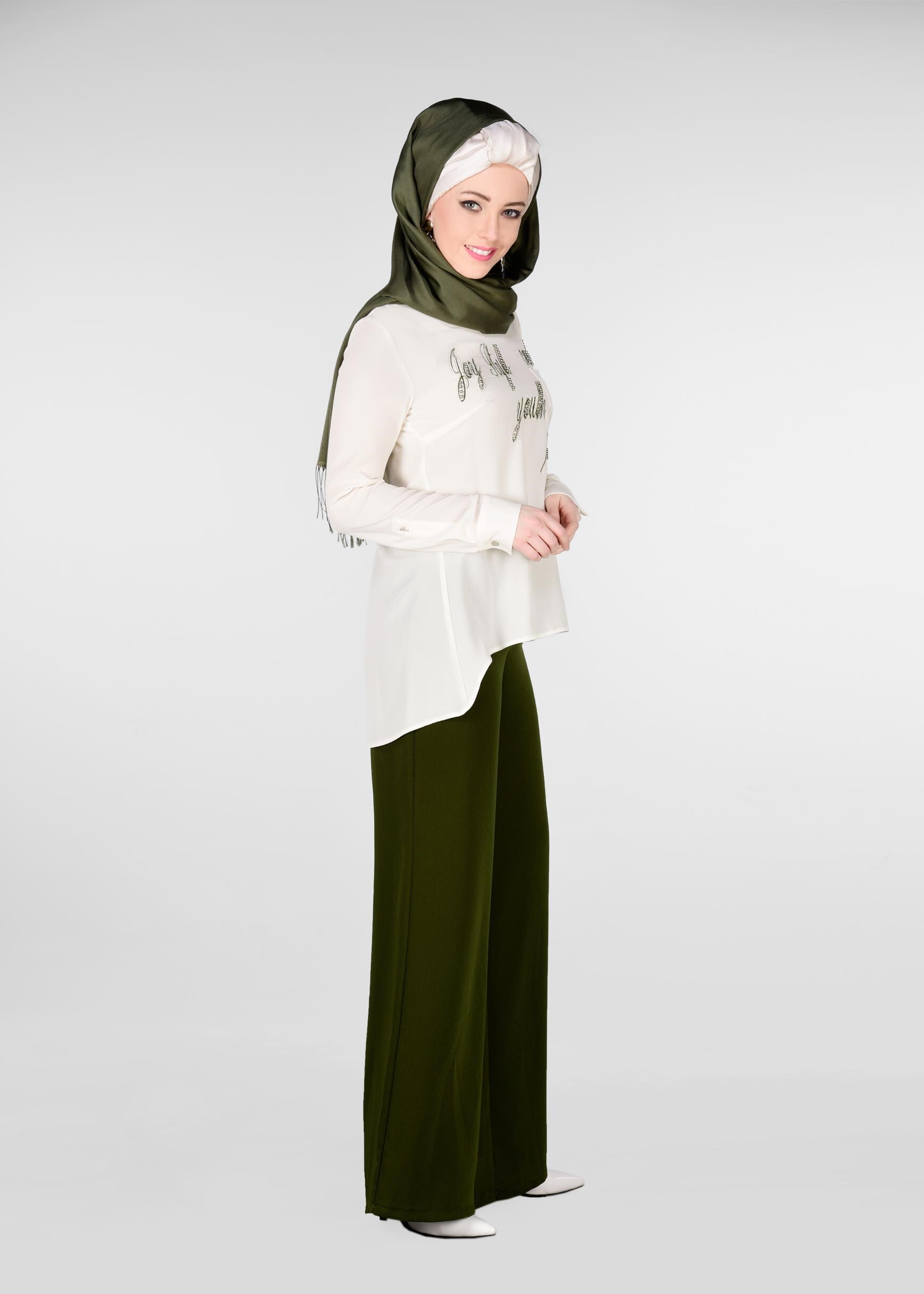 Tesettür giyim EKRU TAŞ VE YAZI BASKILI BLUZ 4106 