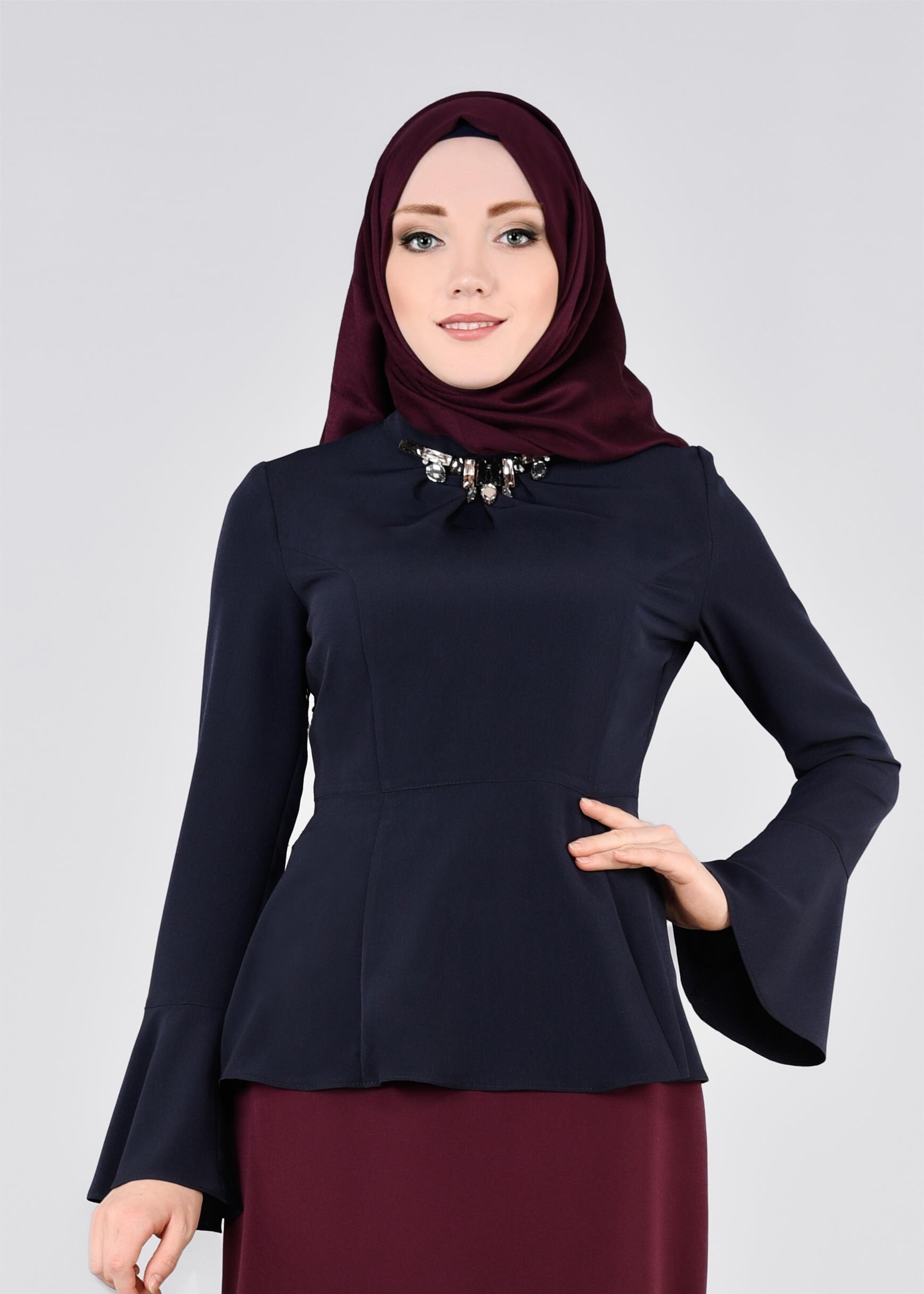 Tesettür giyim LACİVERT TAŞ DETAYLI İSPANYOL KOL BLUZ 4145 