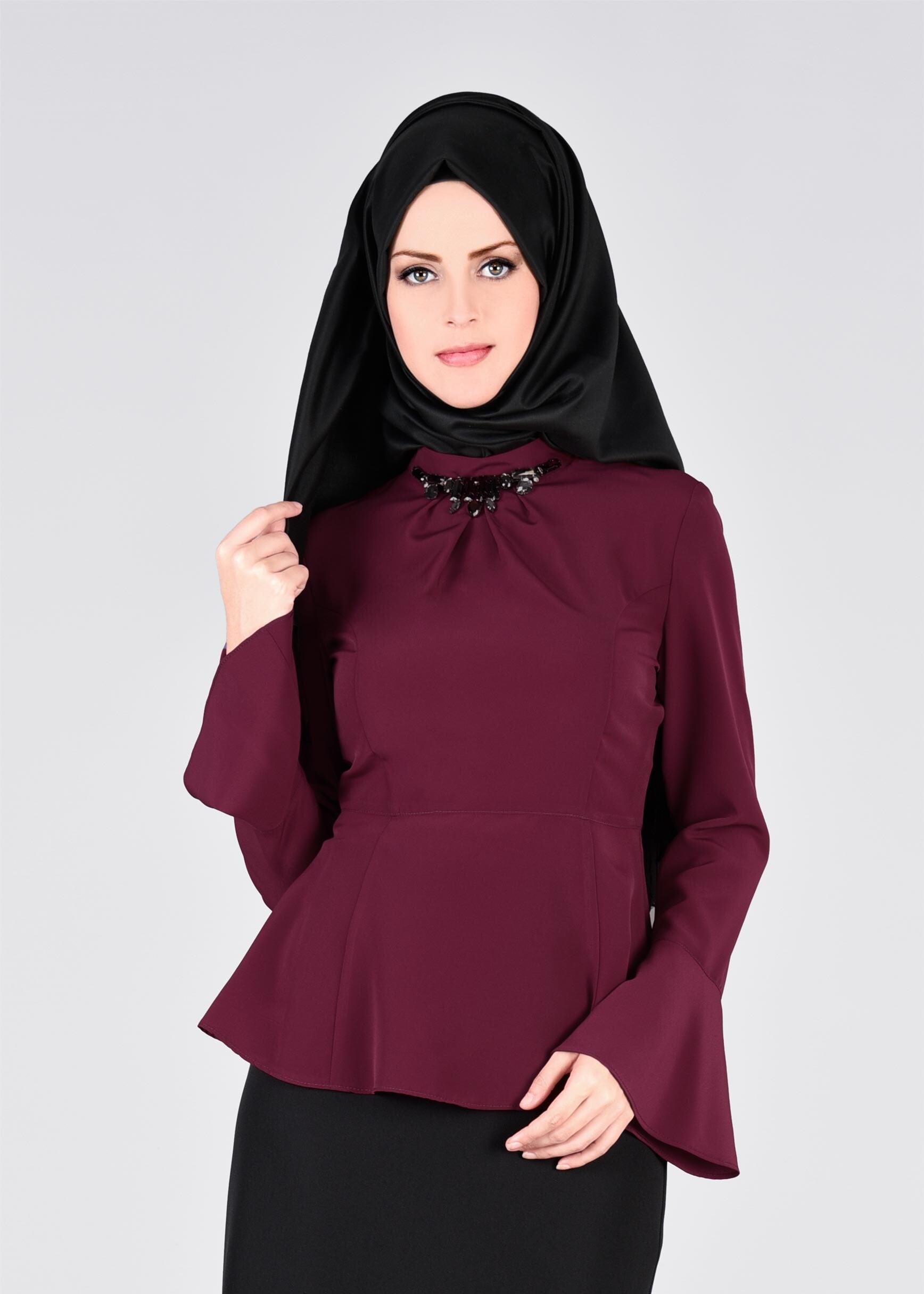 Tesettür giyim MÜRDÜM TAŞ DETAYLI İSPANYOL KOL BLUZ 4145 