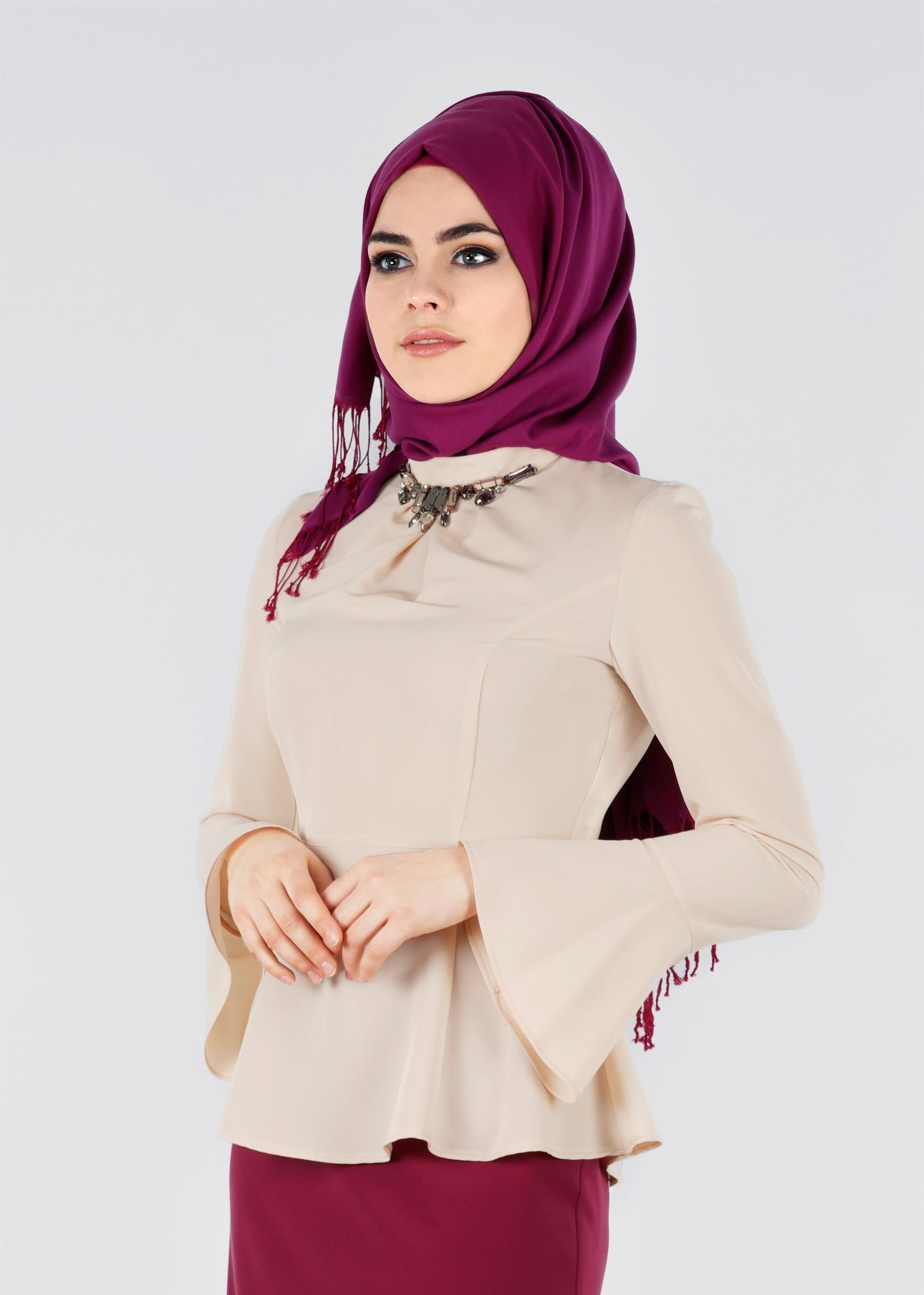 Tesettür giyim EKRU TAŞ DETAYLI İSPANYOL KOL BLUZ 4145 