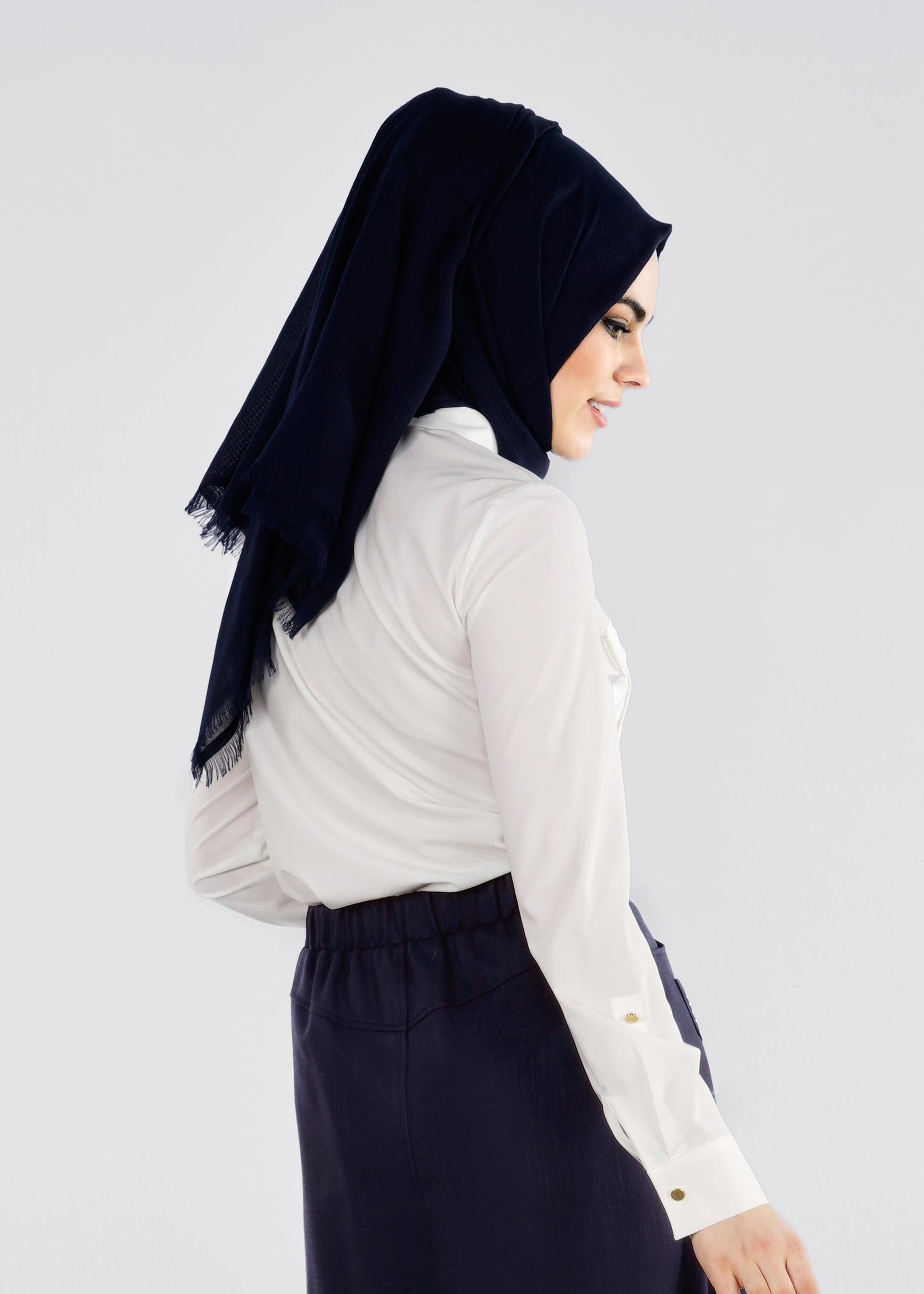 Tesettür giyim BEYAZ BASKI DETAYLI DÜĞMELİ BLUZ 4178