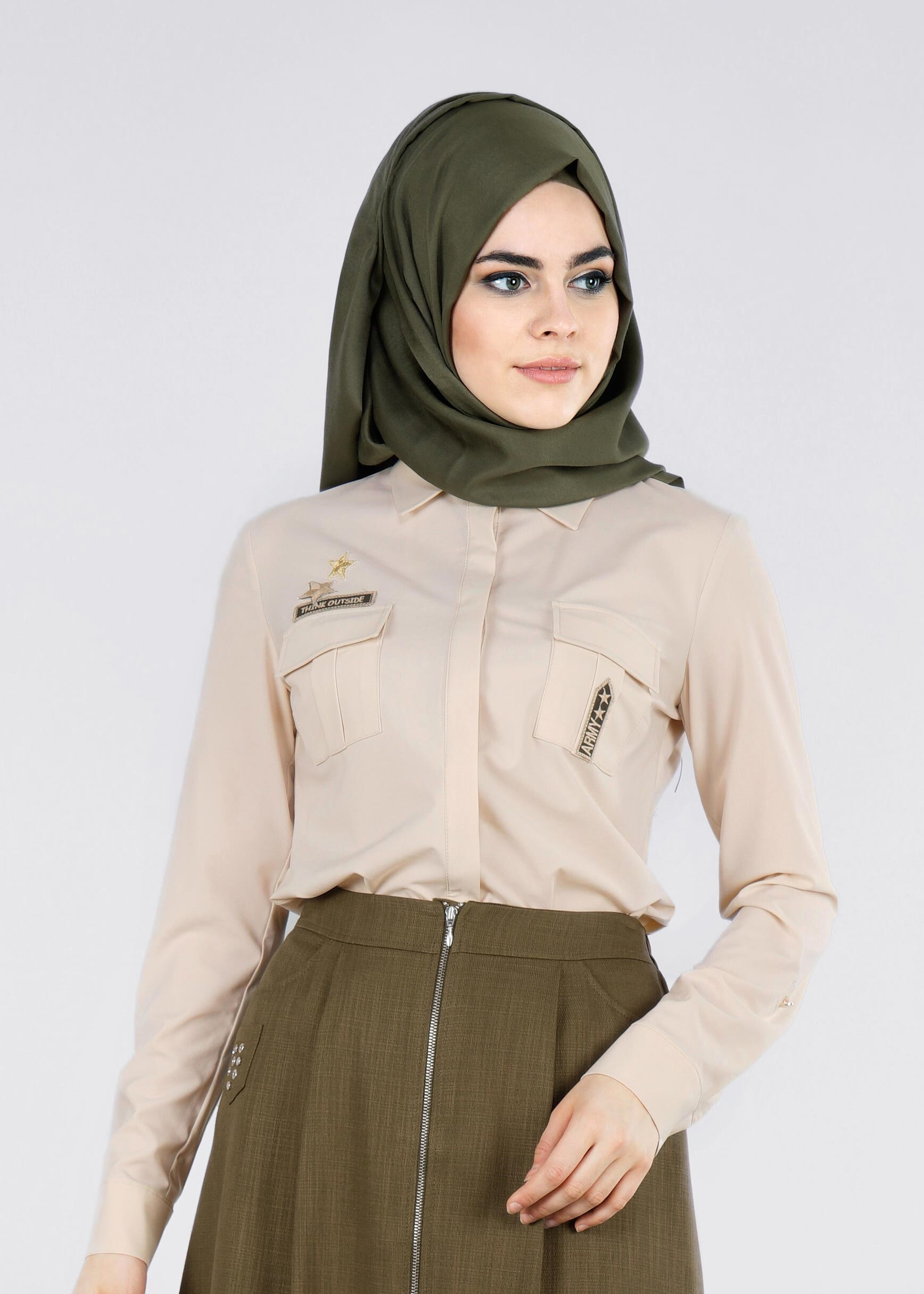 Tesettür giyim EKRU BASKI DETAYLI DÜĞMELİ BLUZ 4178