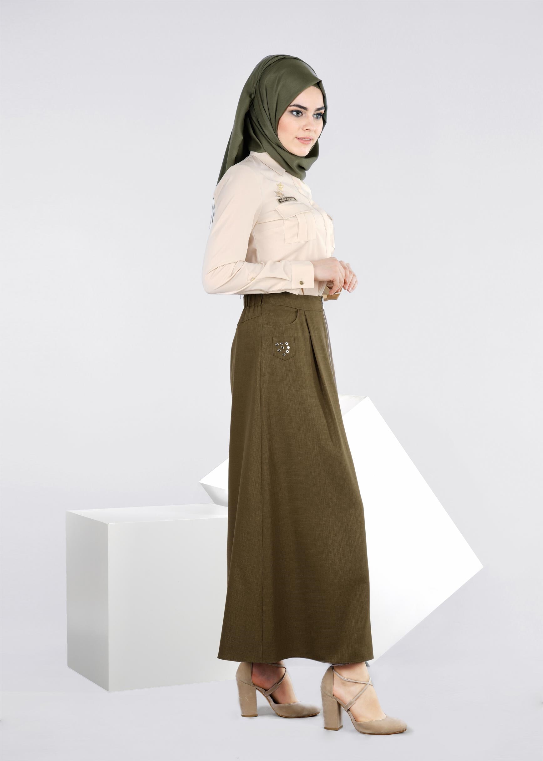 Tesettür giyim EKRU BASKI DETAYLI DÜĞMELİ BLUZ 4178