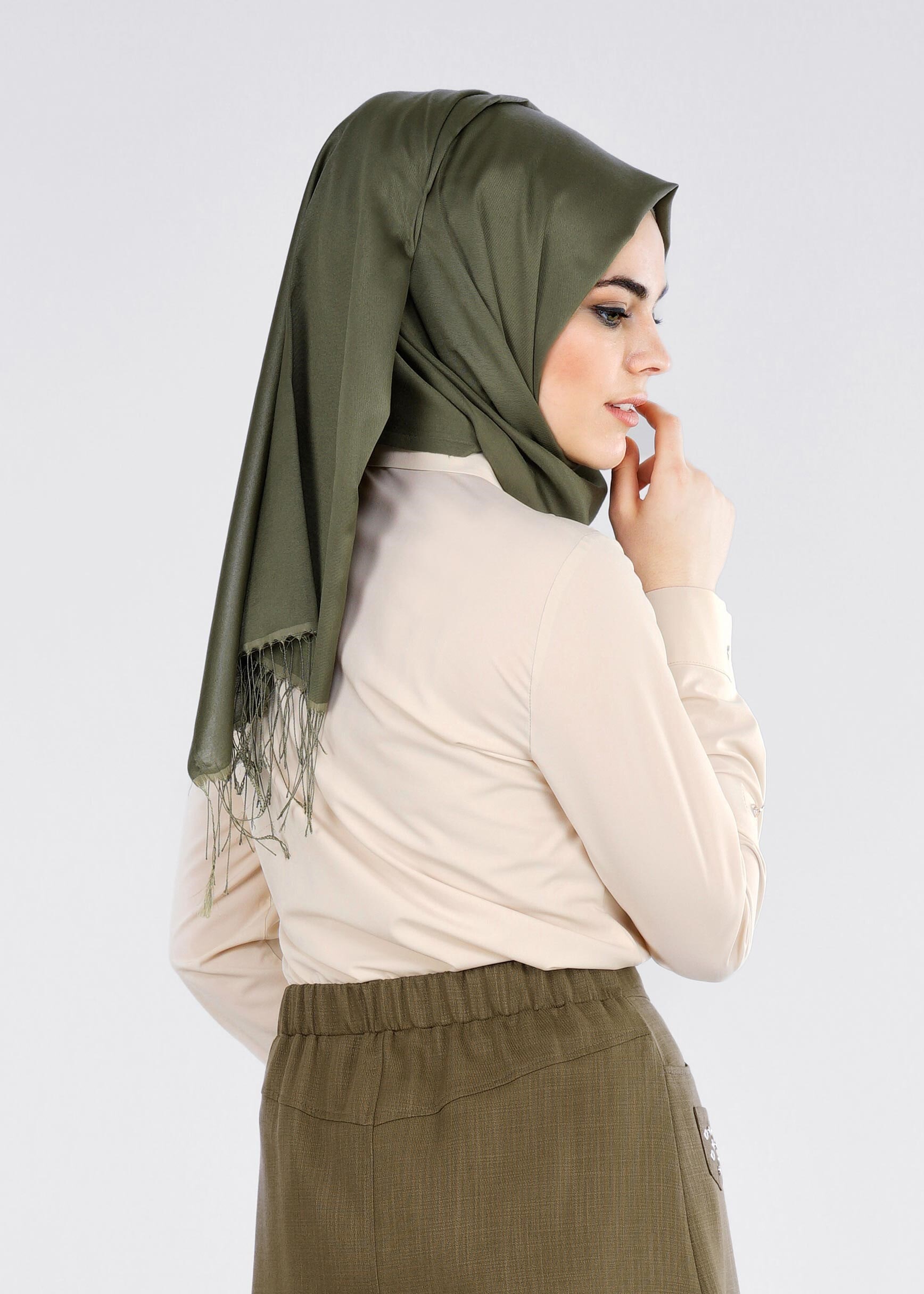 Tesettür giyim EKRU BASKI DETAYLI DÜĞMELİ BLUZ 4178