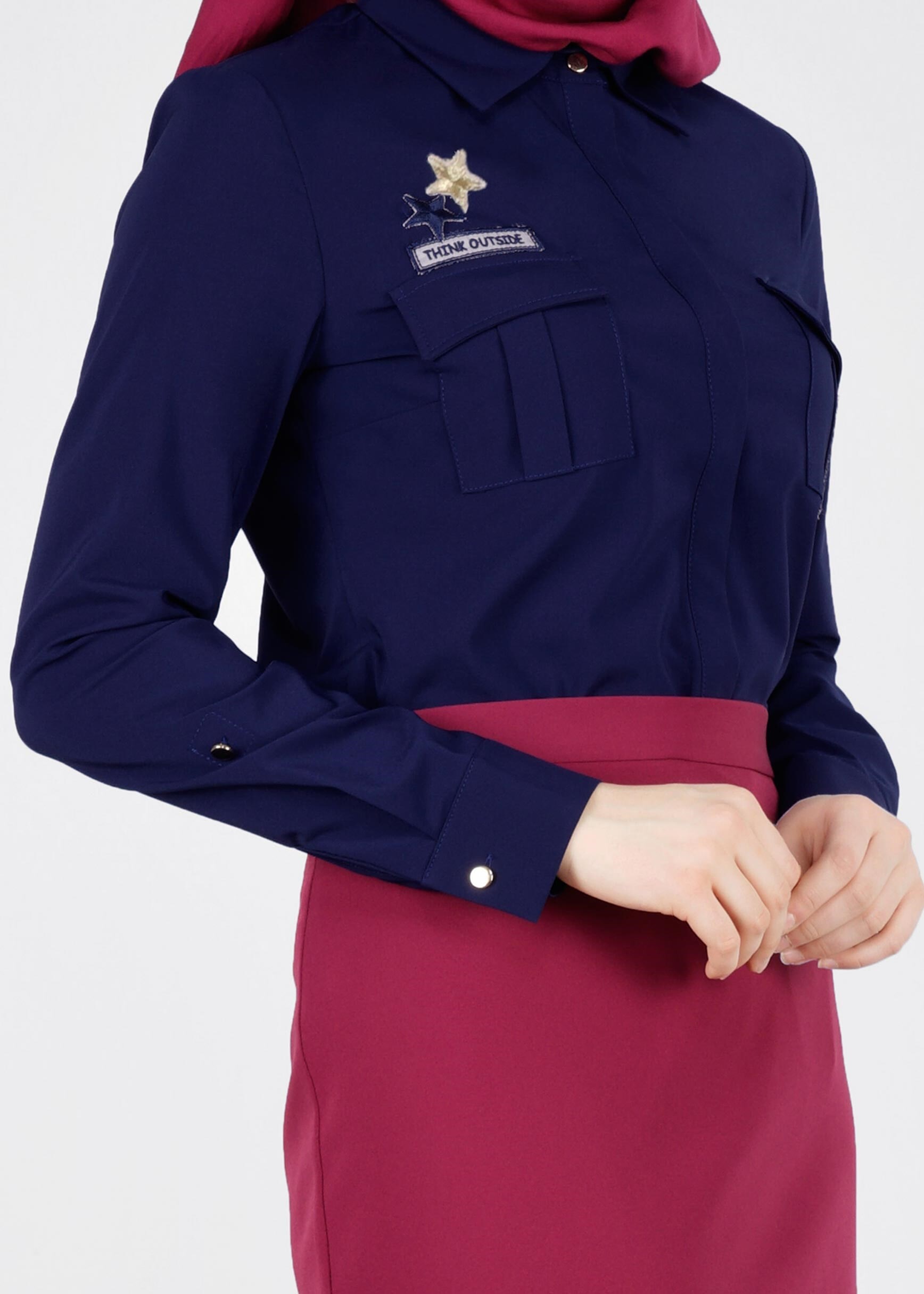 Tesettür giyim LACİVERT BASKI DETAYLI DÜĞMELİ BLUZ 4178