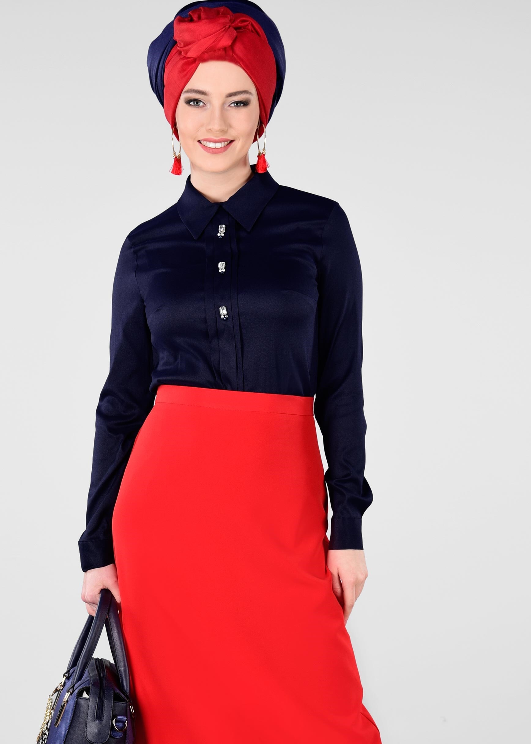 Tesettür giyim LACİVERT TAŞ DÜĞME DETAYLI KREP BLUZ 4191