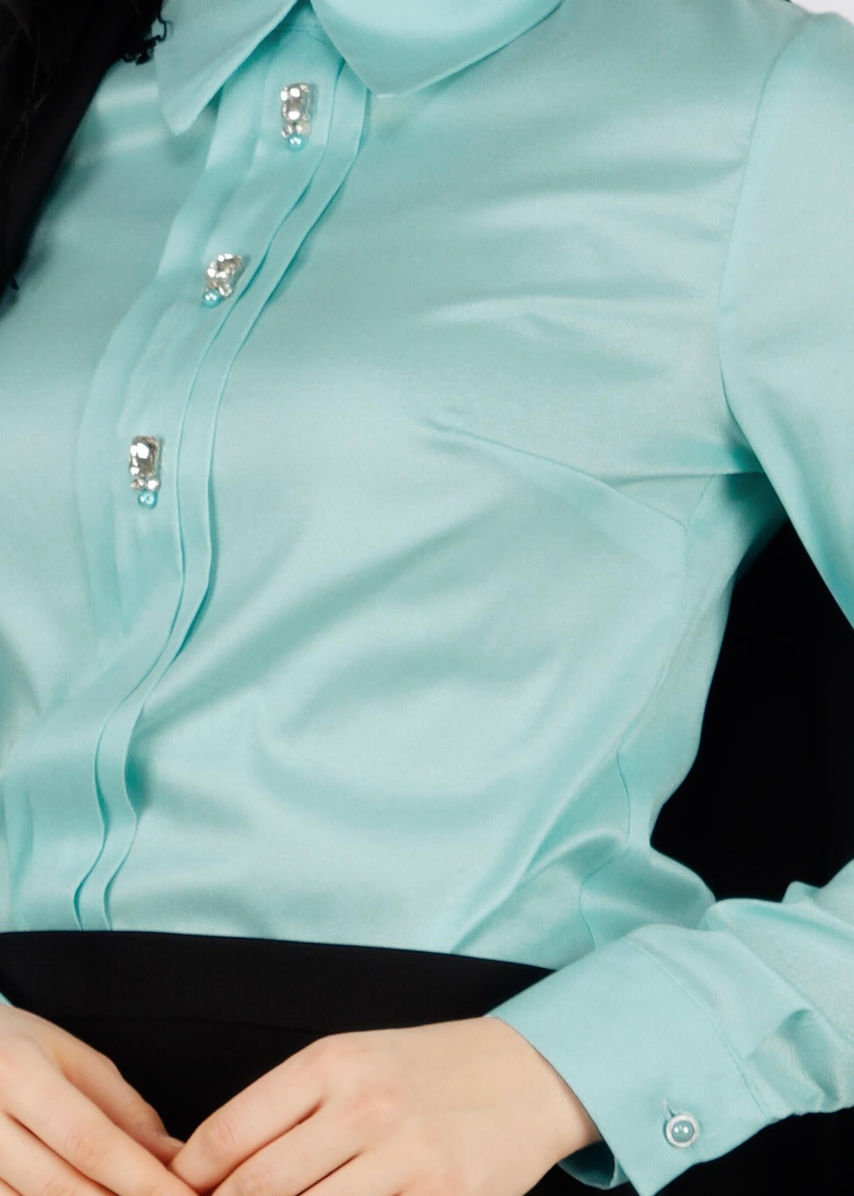 Tesettür giyim YEŞİL TAŞ DÜĞME DETAYLI KREP BLUZ 4191