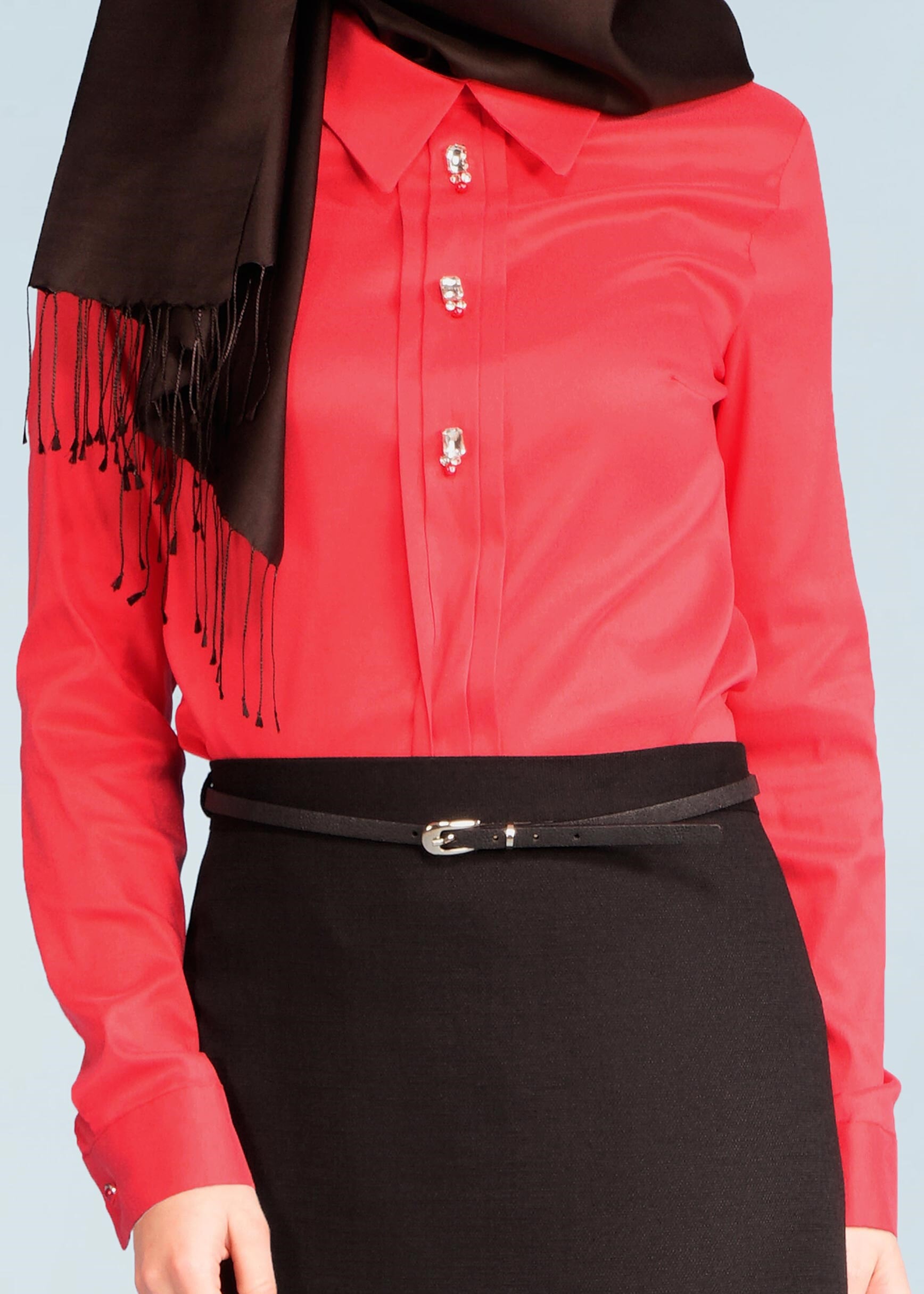 Tesettür giyim KIRMIZI TAŞ DÜĞME DETAYLI KREP BLUZ 4191