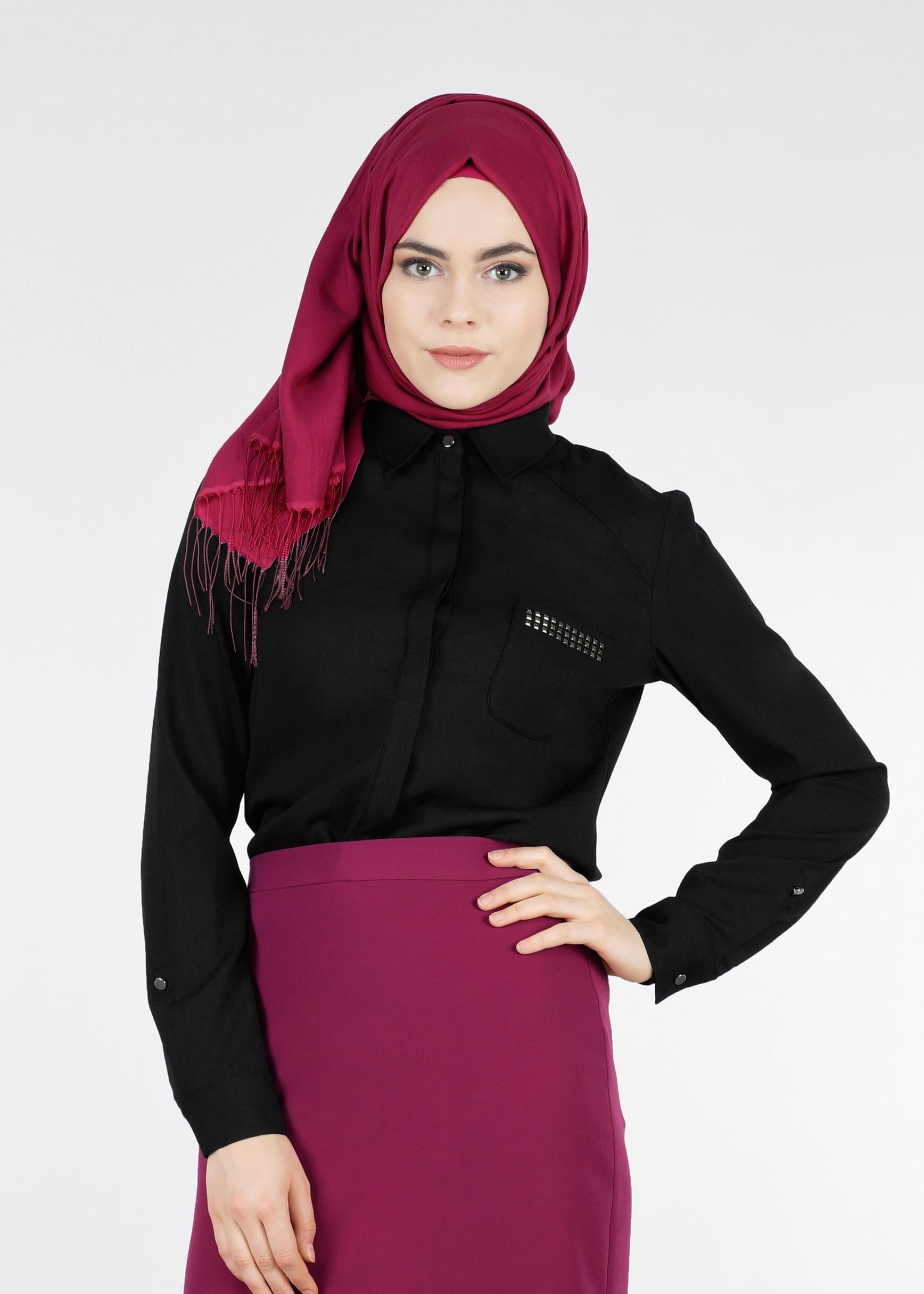 Tesettür giyim SİYAH ZIMBA DETAYLI GİZLİ DÜĞMELİ BLUZ 4249