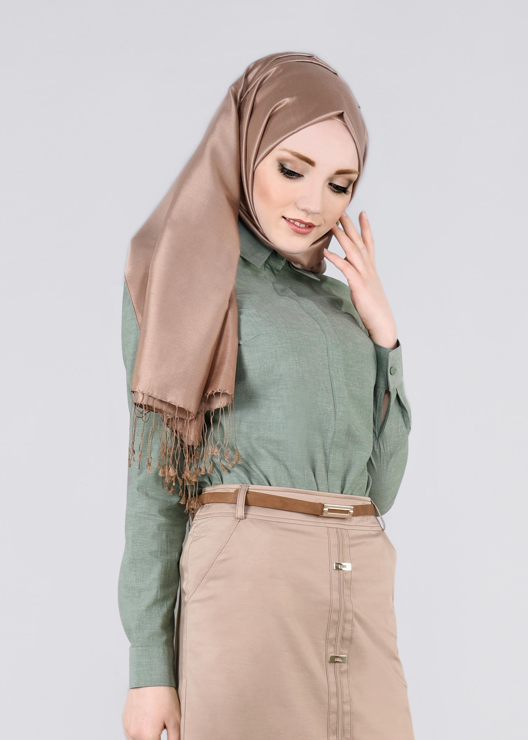 Tesettür giyim YEŞİL GÖMLEK YAKA DÜĞMELİ BLUZ 4302 