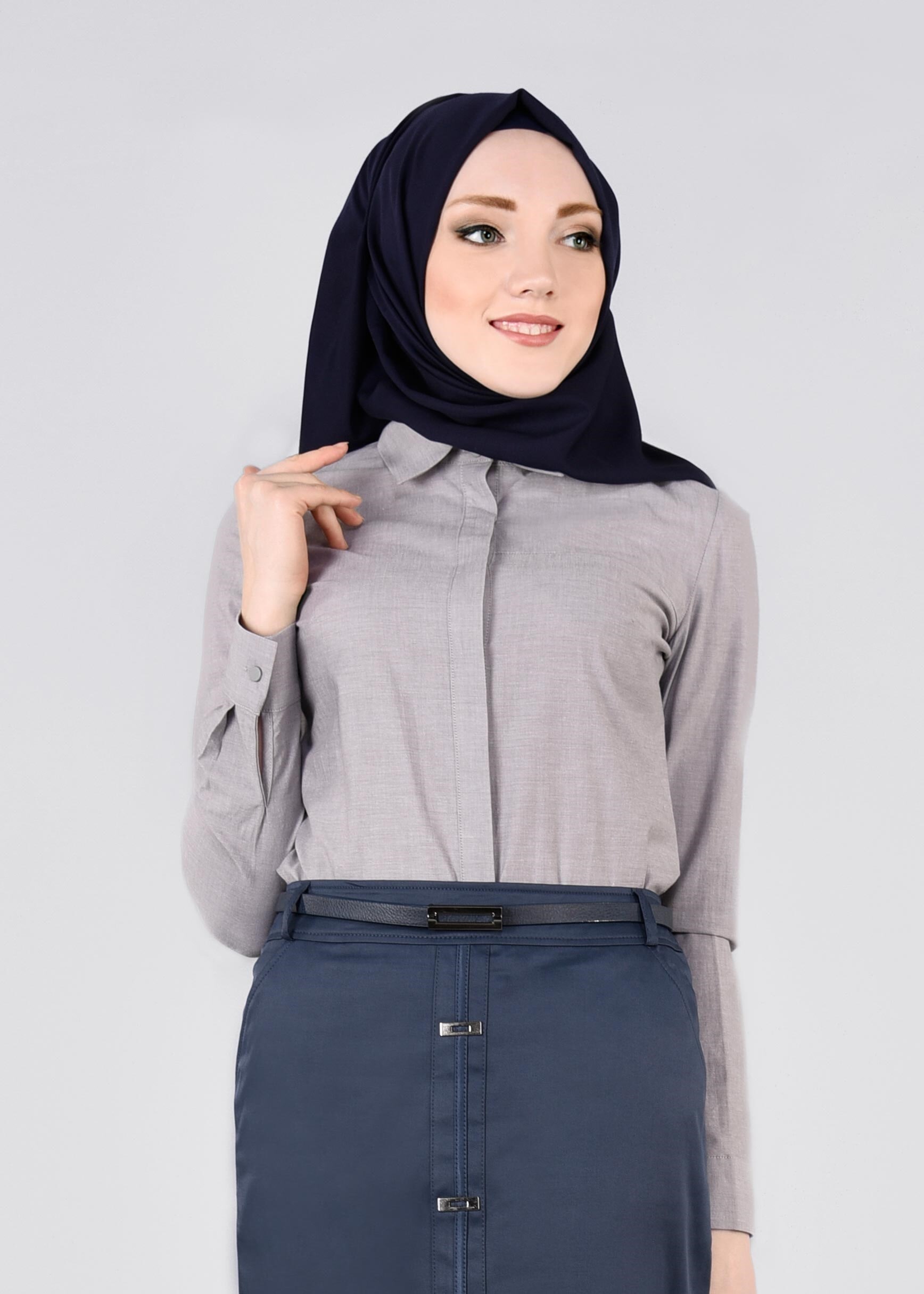 Tesettür giyim GRİ GÖMLEK YAKA DÜĞMELİ BLUZ 4302 