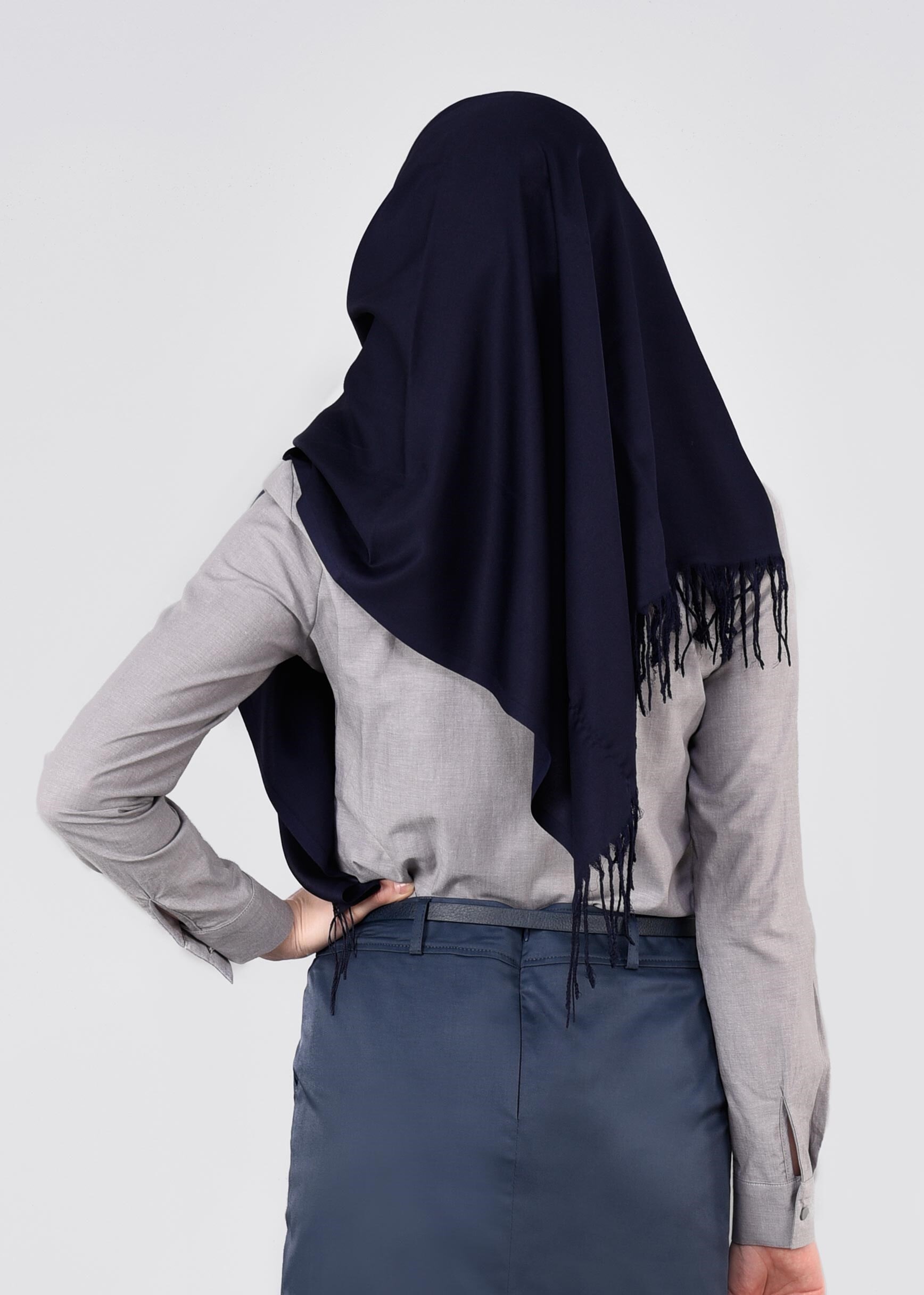 Tesettür giyim GRİ GÖMLEK YAKA DÜĞMELİ BLUZ 4302 