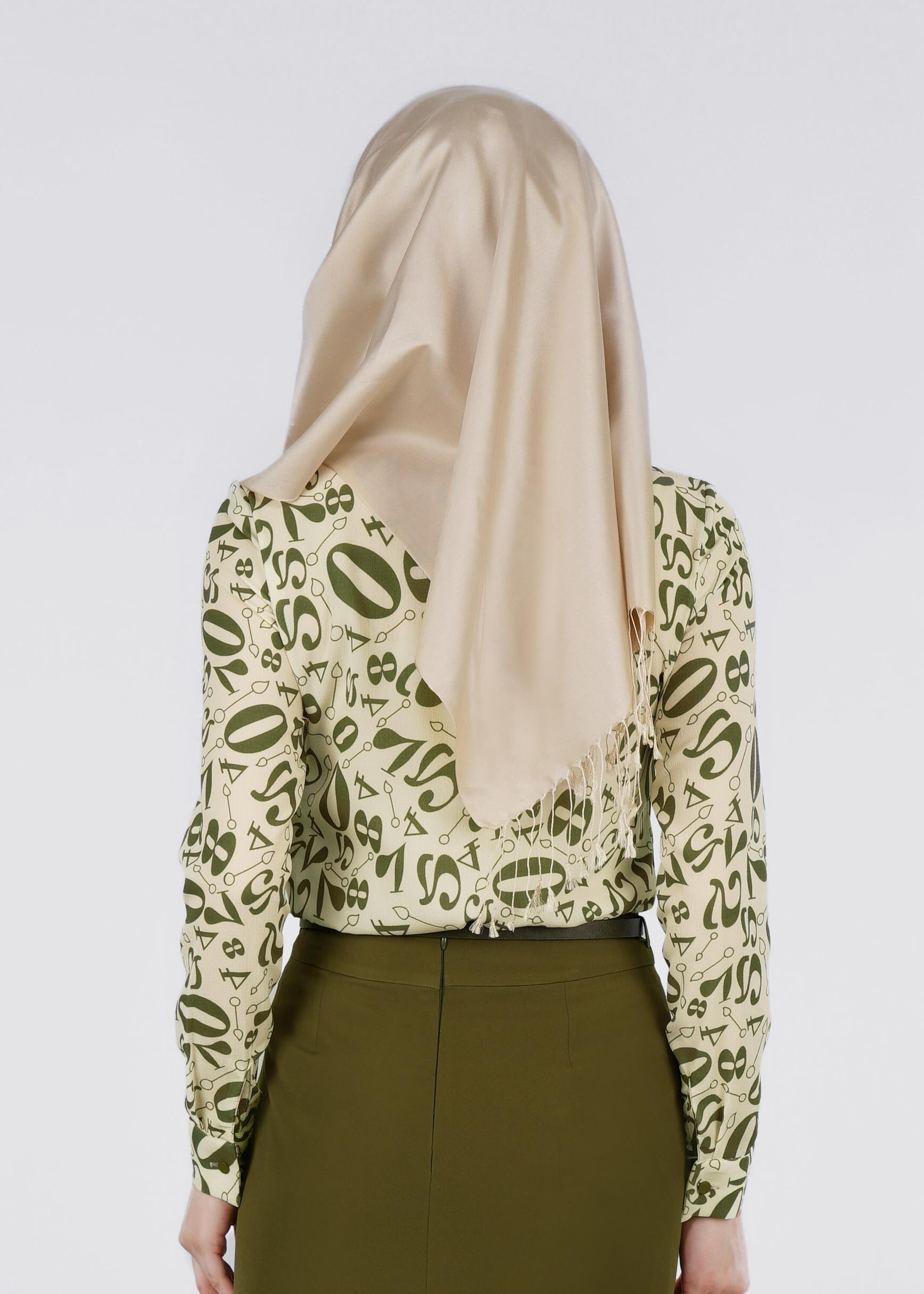 Tesettür giyim HAKİ DESENLİ GİZLİ DÜĞMELİ BLUZ 4324