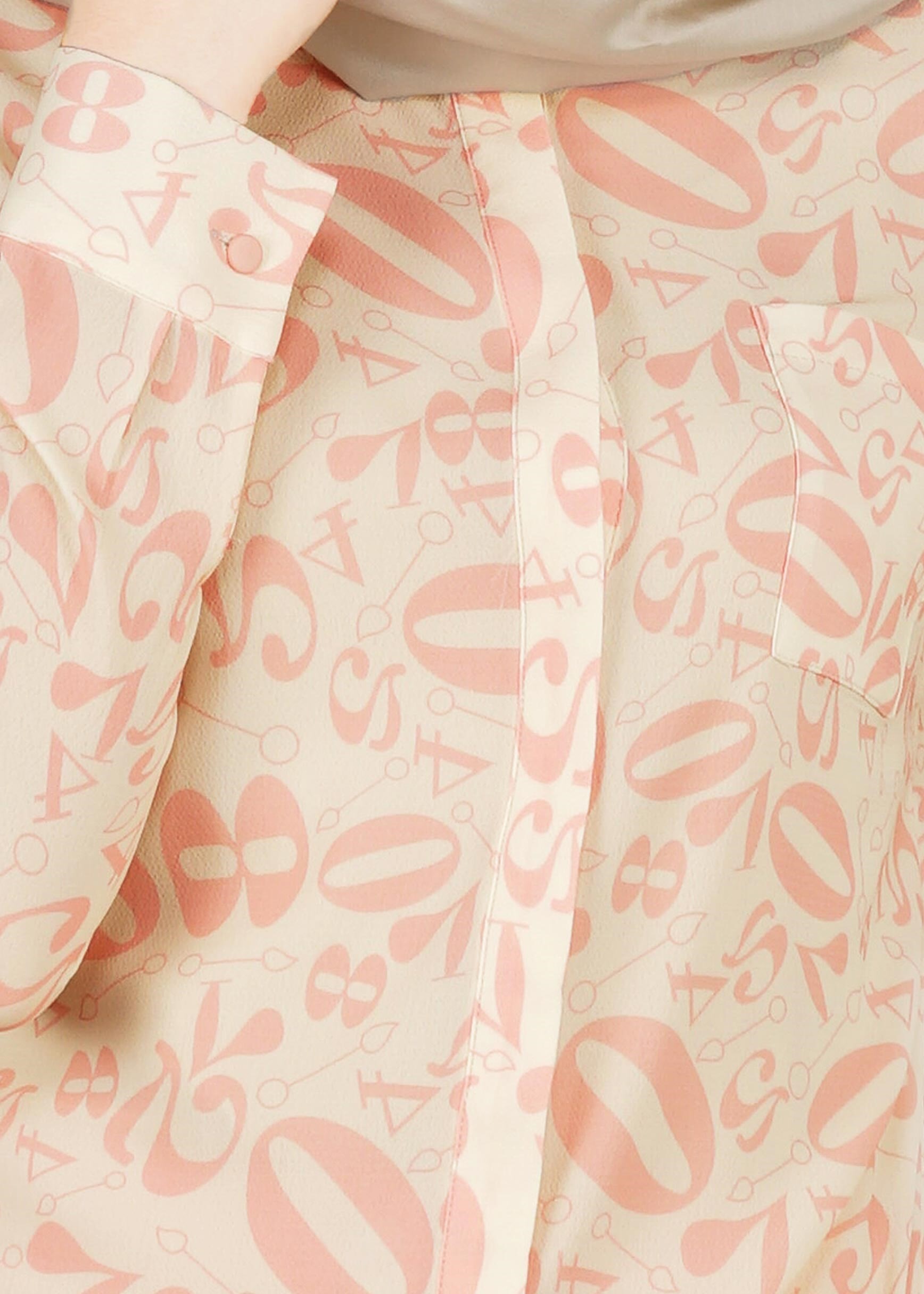 Tesettür giyim PUDRA DESENLİ GİZLİ DÜĞMELİ BLUZ 4324