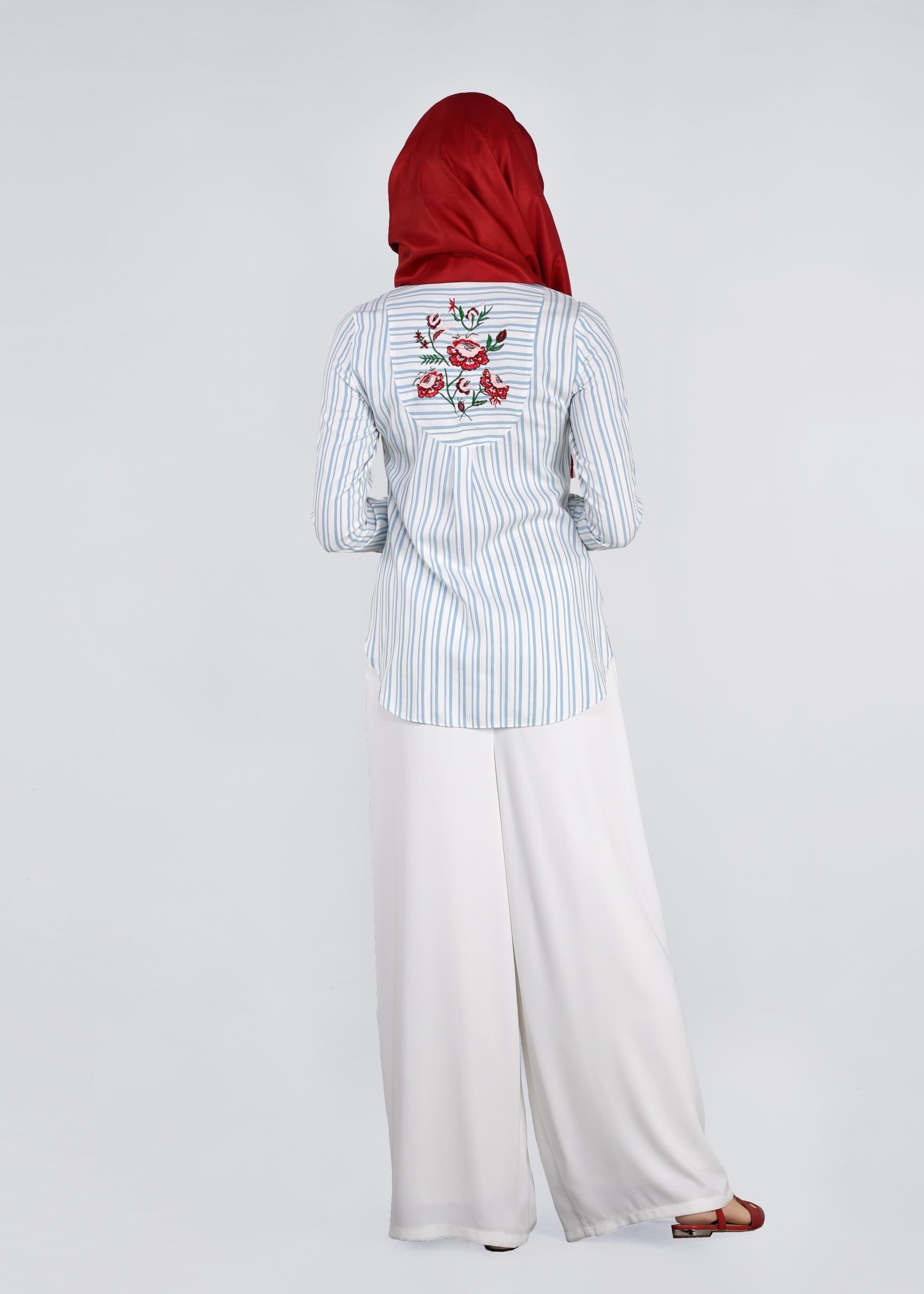 Tesettür giyim MAVİ ARKASI NAKIŞ BASKILI ÇİZGİLİ BLUZ 4382