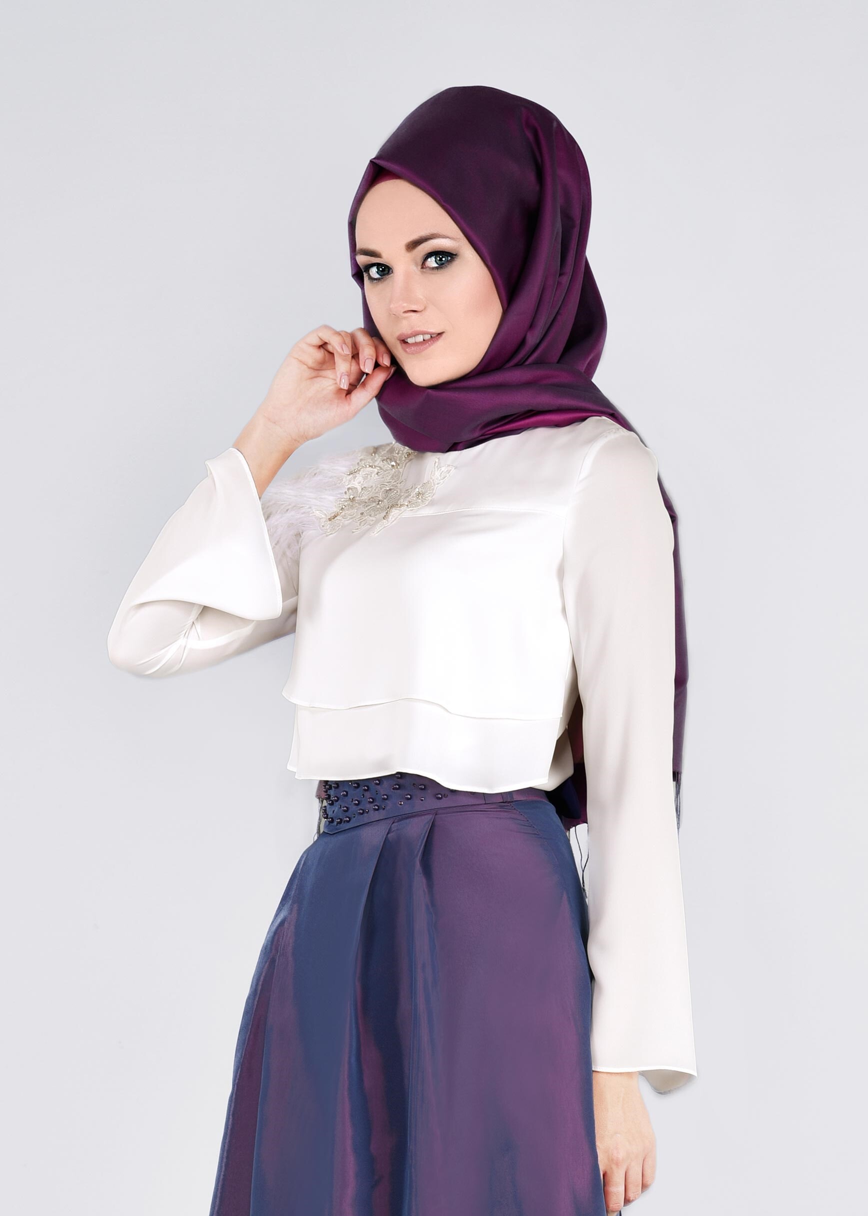 Tesettür giyim BEYAZ NAKIŞ DETAYLI TÜYLÜ BLUZ 4416