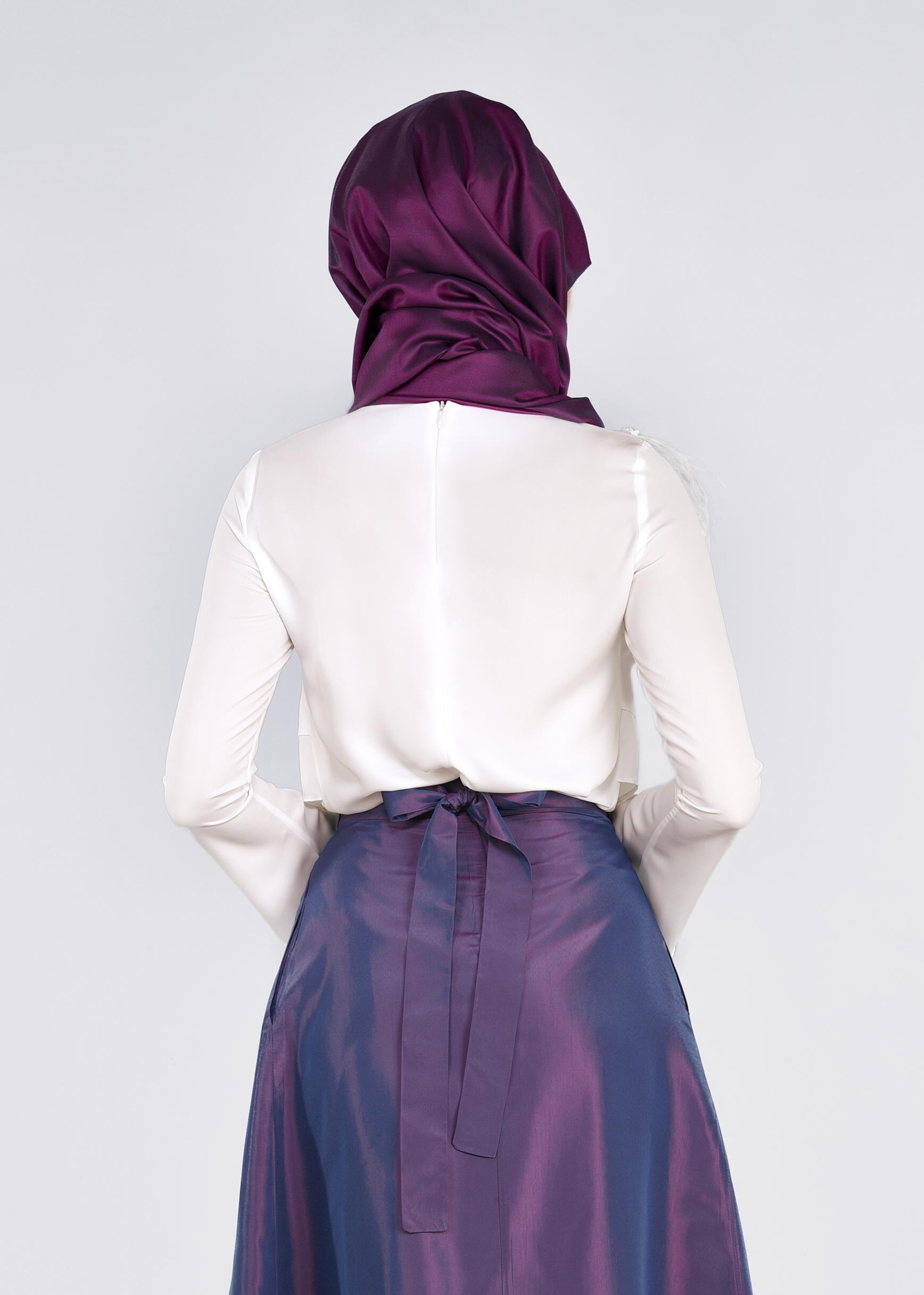 Tesettür giyim BEYAZ NAKIŞ DETAYLI TÜYLÜ BLUZ 4416