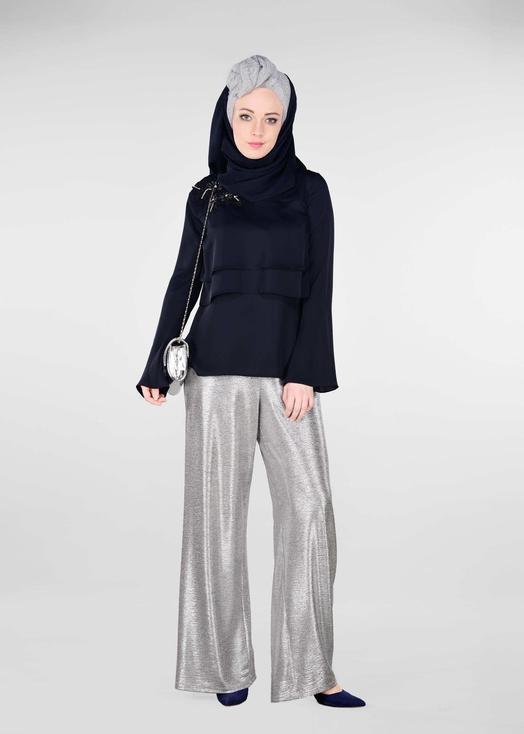 Tesettür giyim LACİVERT NAKIŞ DETAYLI TÜYLÜ BLUZ 4416