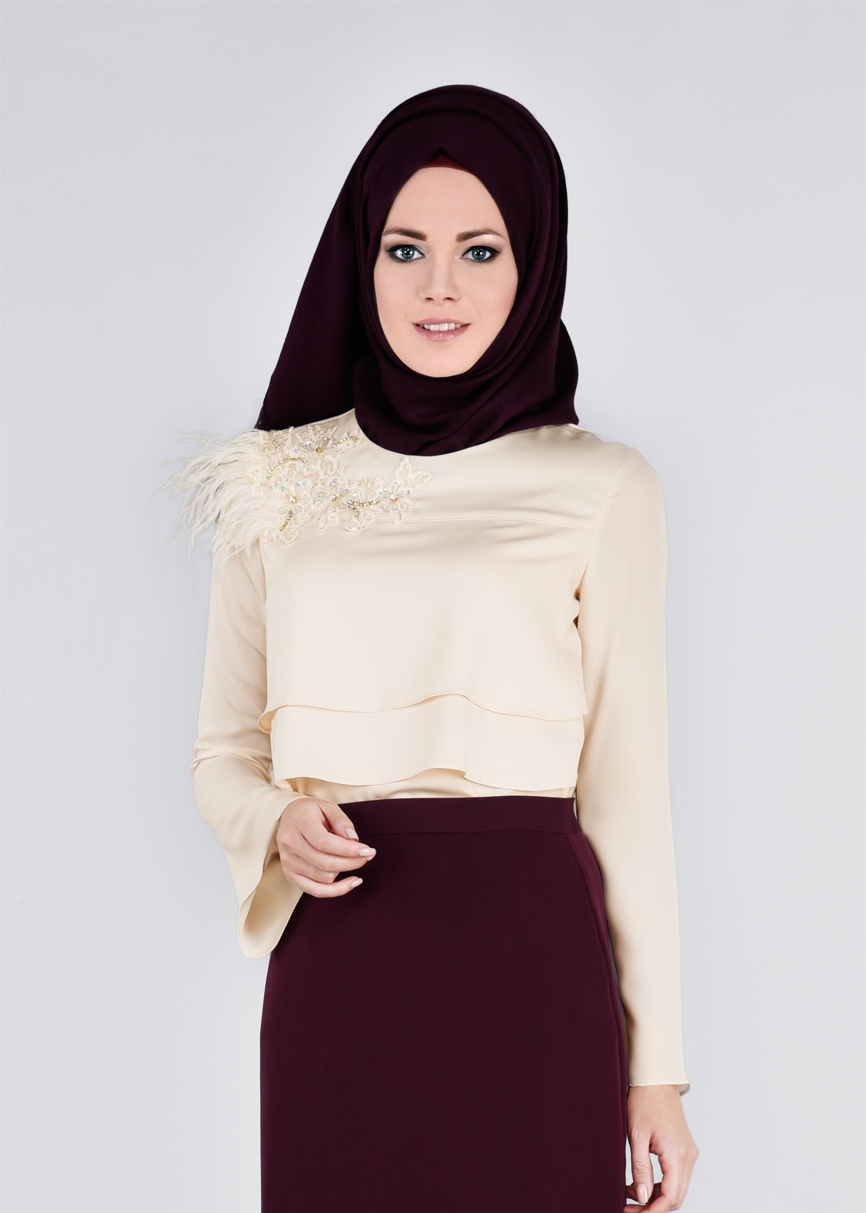 Tesettür giyim BEJ NAKIŞ DETAYLI TÜYLÜ BLUZ 4416