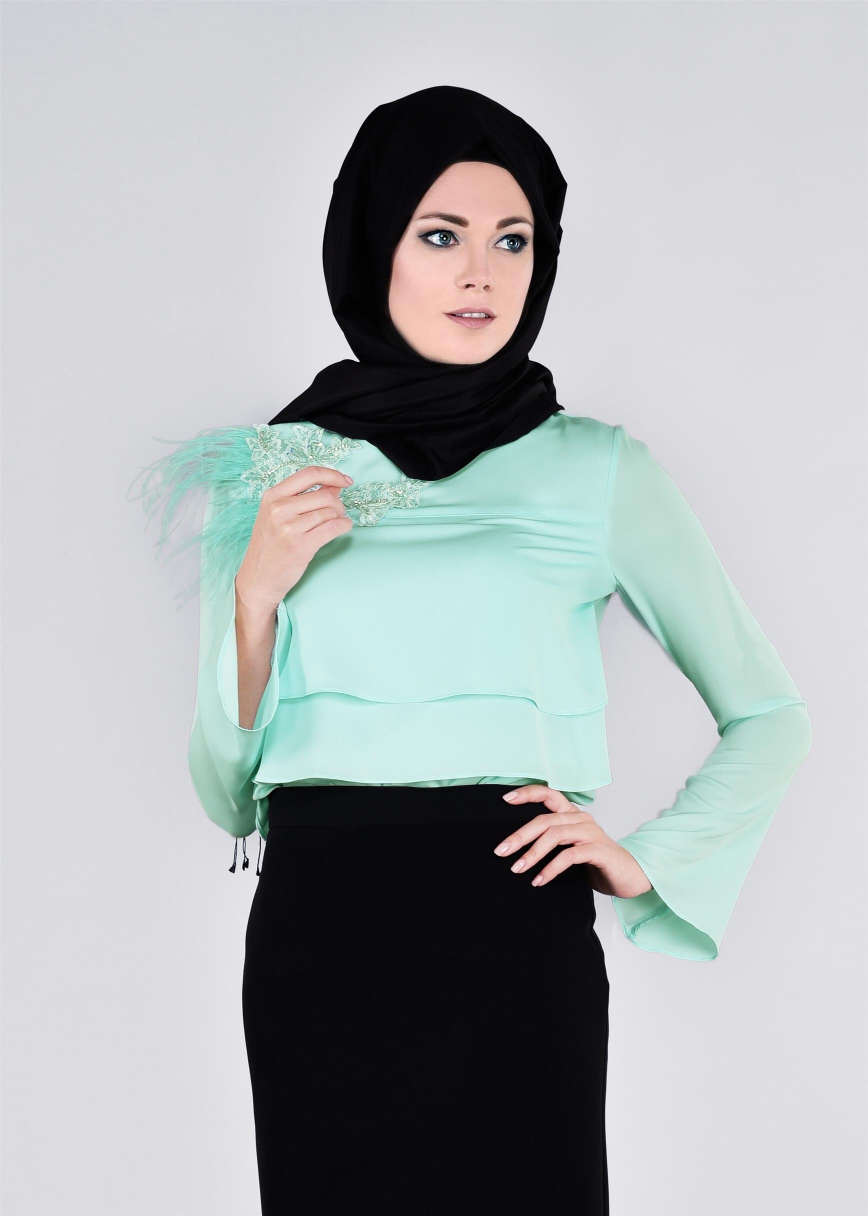 Tesettür giyim YEŞİL NAKIŞ DETAYLI TÜYLÜ BLUZ 4416