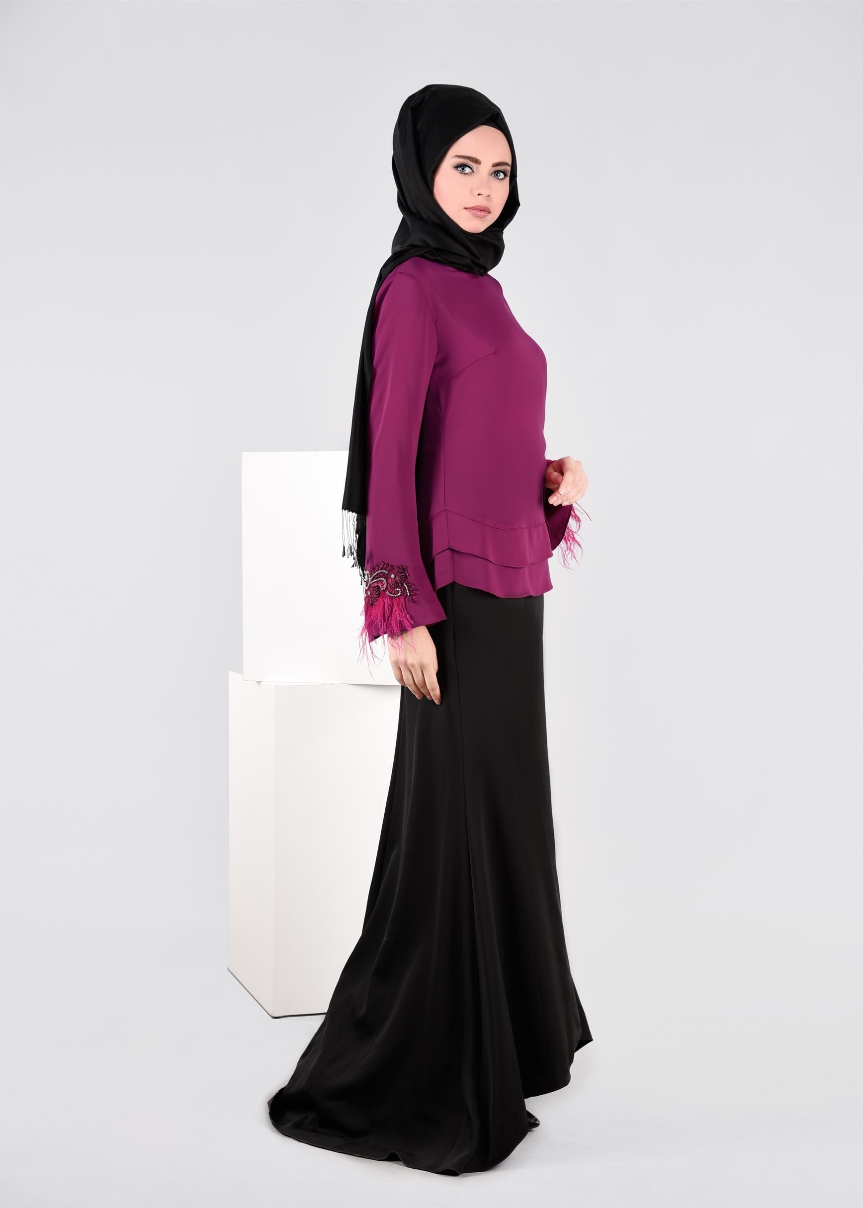 Tesettür giyim MOR MANŞETLERİ TÜY DETAYLI NAKIŞLI BLUZ 4417 