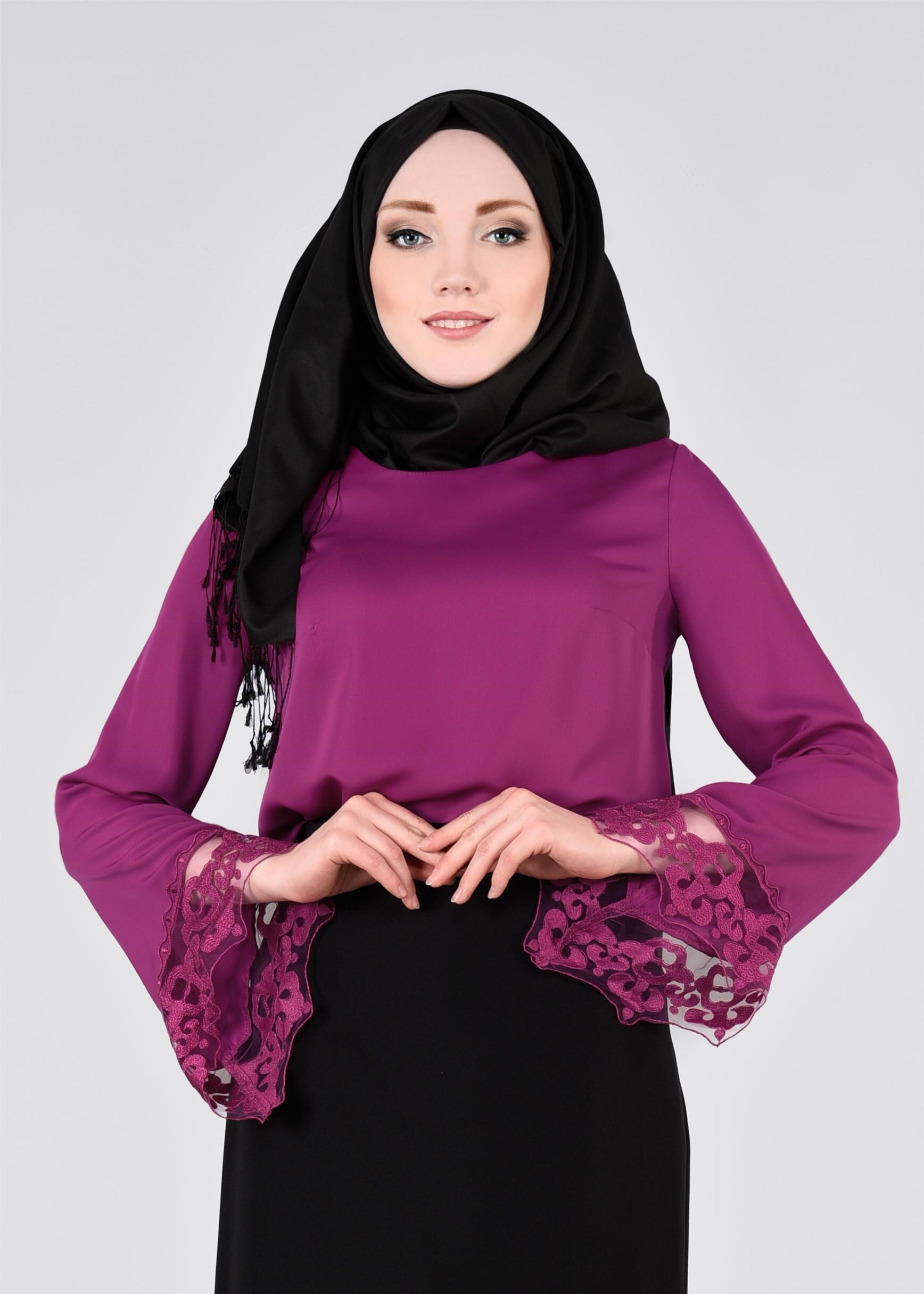 Tesettür giyim MOR MANŞETLERİ NAKIŞ İŞLEMELİ BLUZ 4454