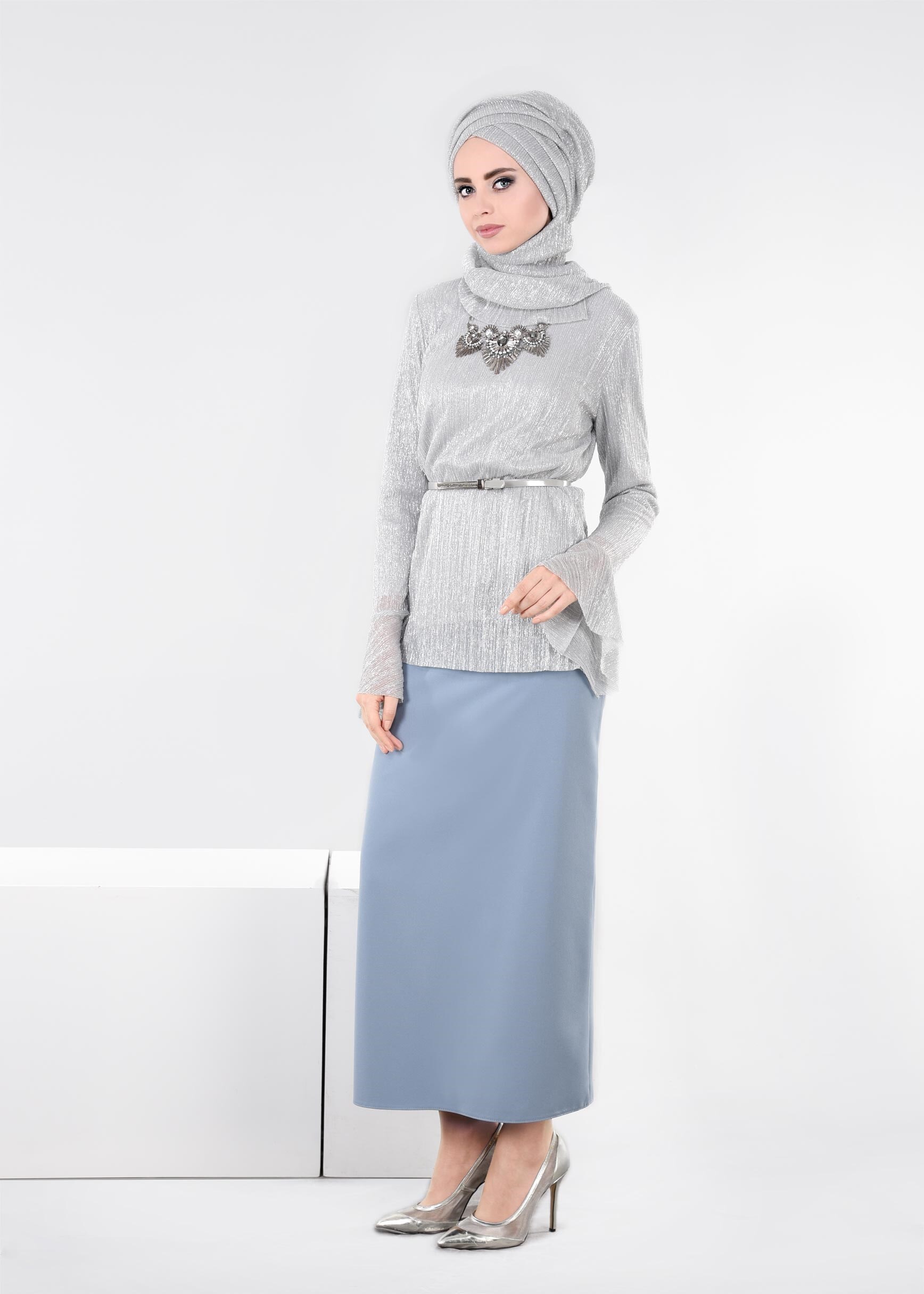 Tesettür giyim GÜMÜŞ MANŞETLERİ VOLANLI BLUZ 4526