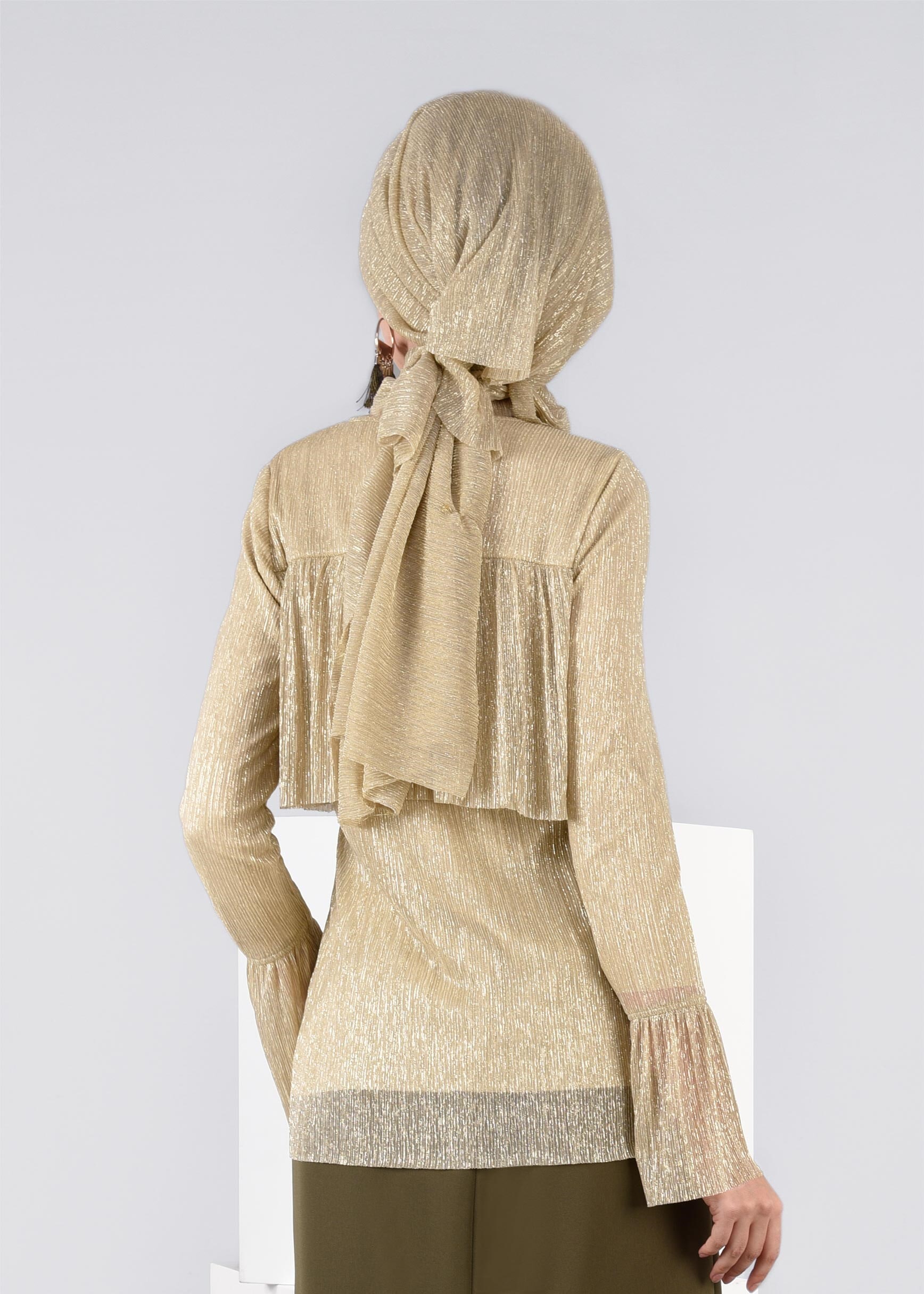 Tesettür giyim ALTIN MANŞETLERİ VOLANLI FIRFIRLI BLUZ 4527