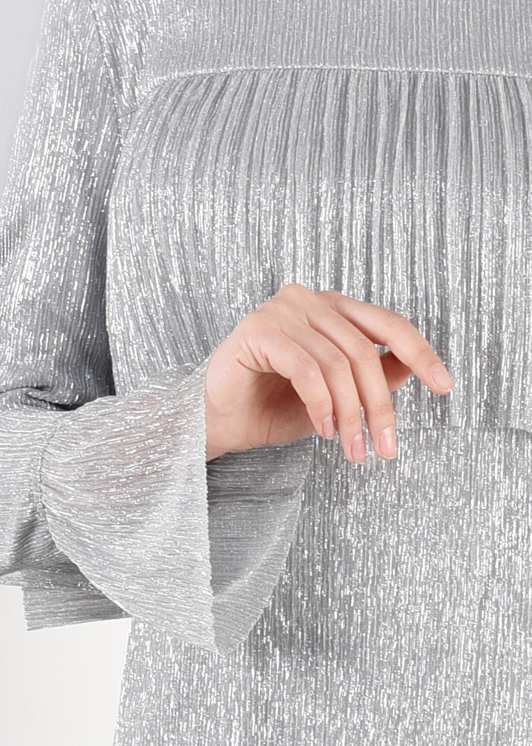 Tesettür giyim GÜMÜŞ MANŞETLERİ VOLANLI FIRFIRLI BLUZ 4527