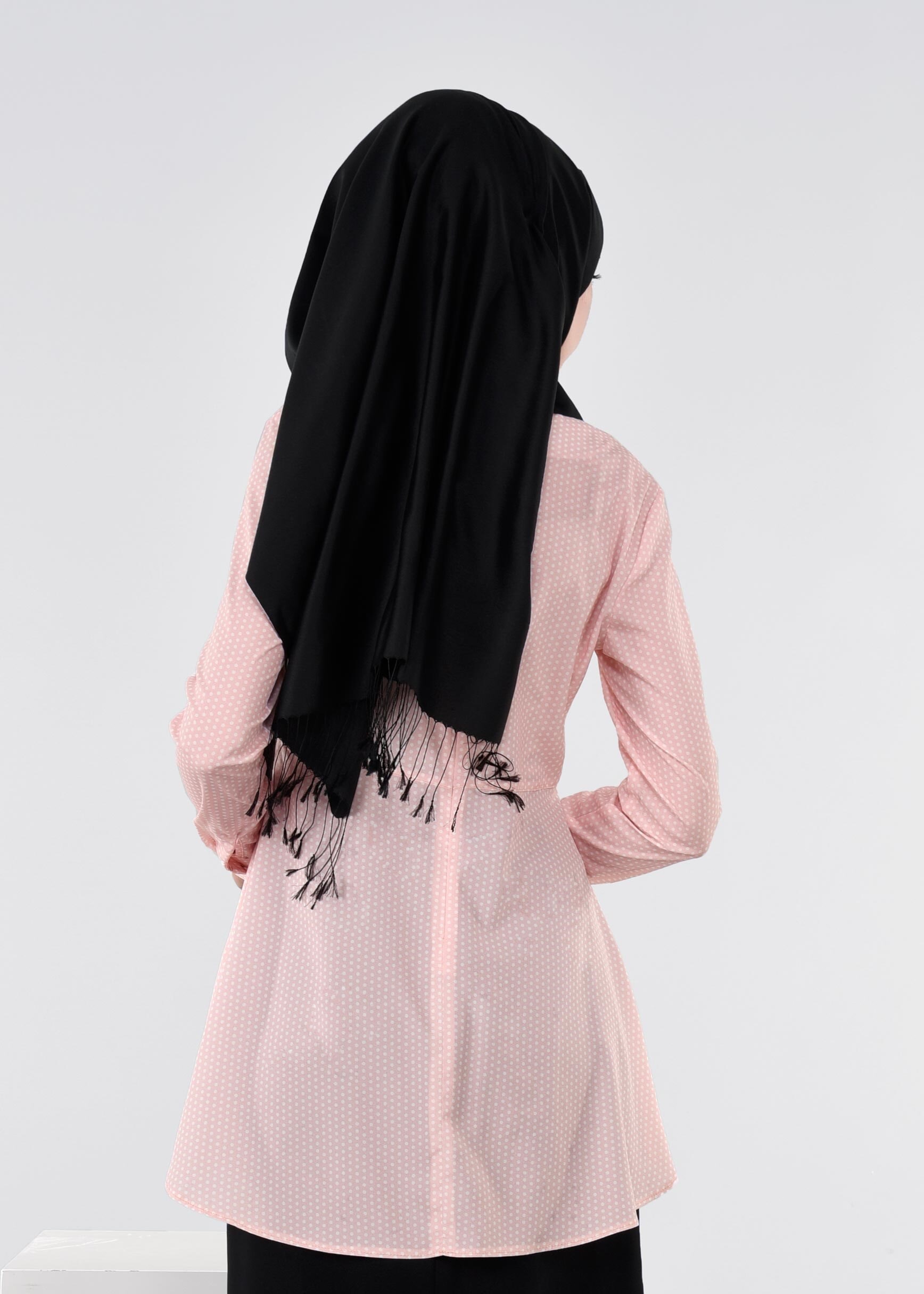 Tesettür giyim PUDRA PUANTİYE DETAYLI ASİMETRİK KESİM BLUZ 4543