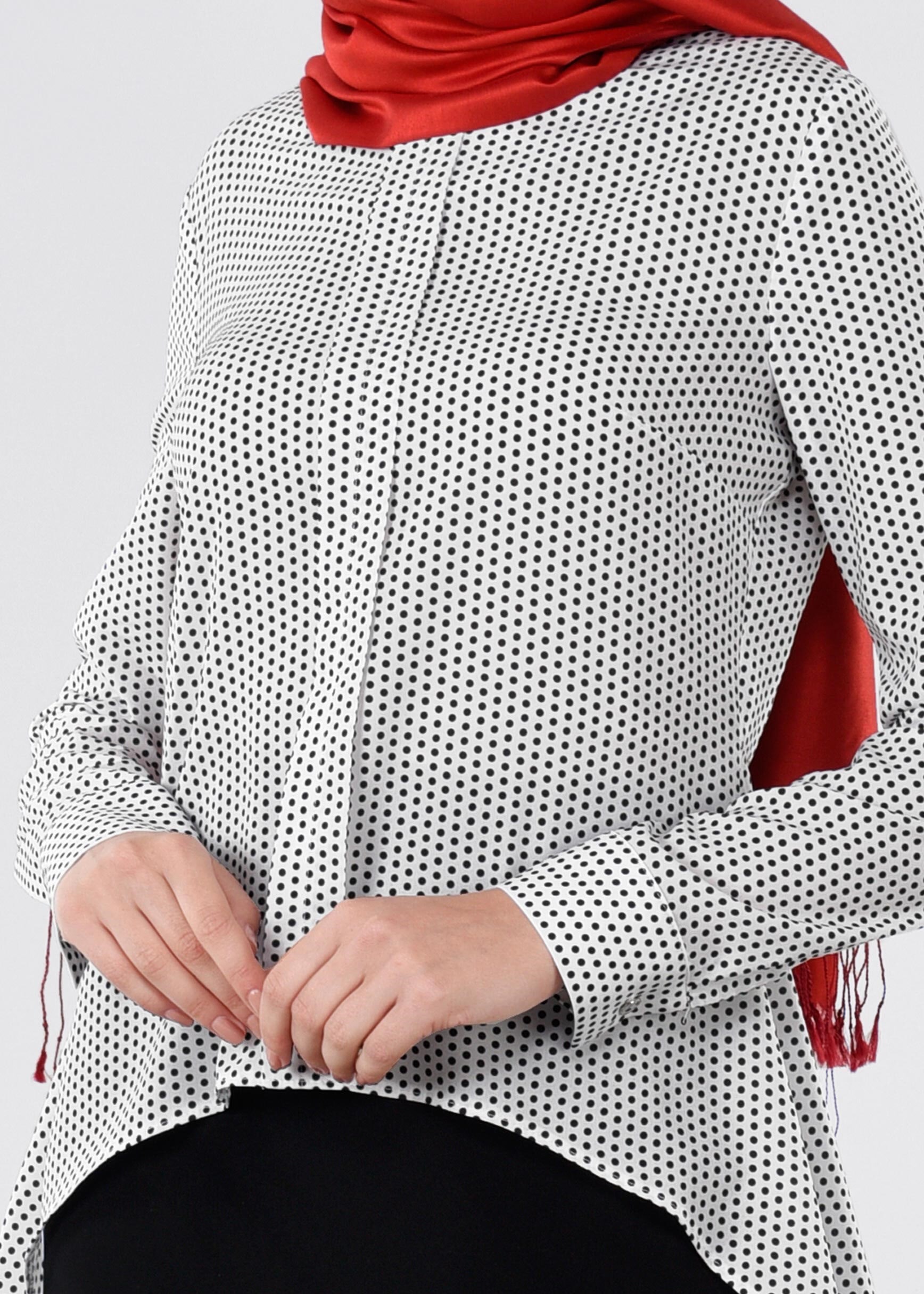 Tesettür giyim BEJ PUANTİYE DETAYLI ASİMETRİK KESİM BLUZ 4543