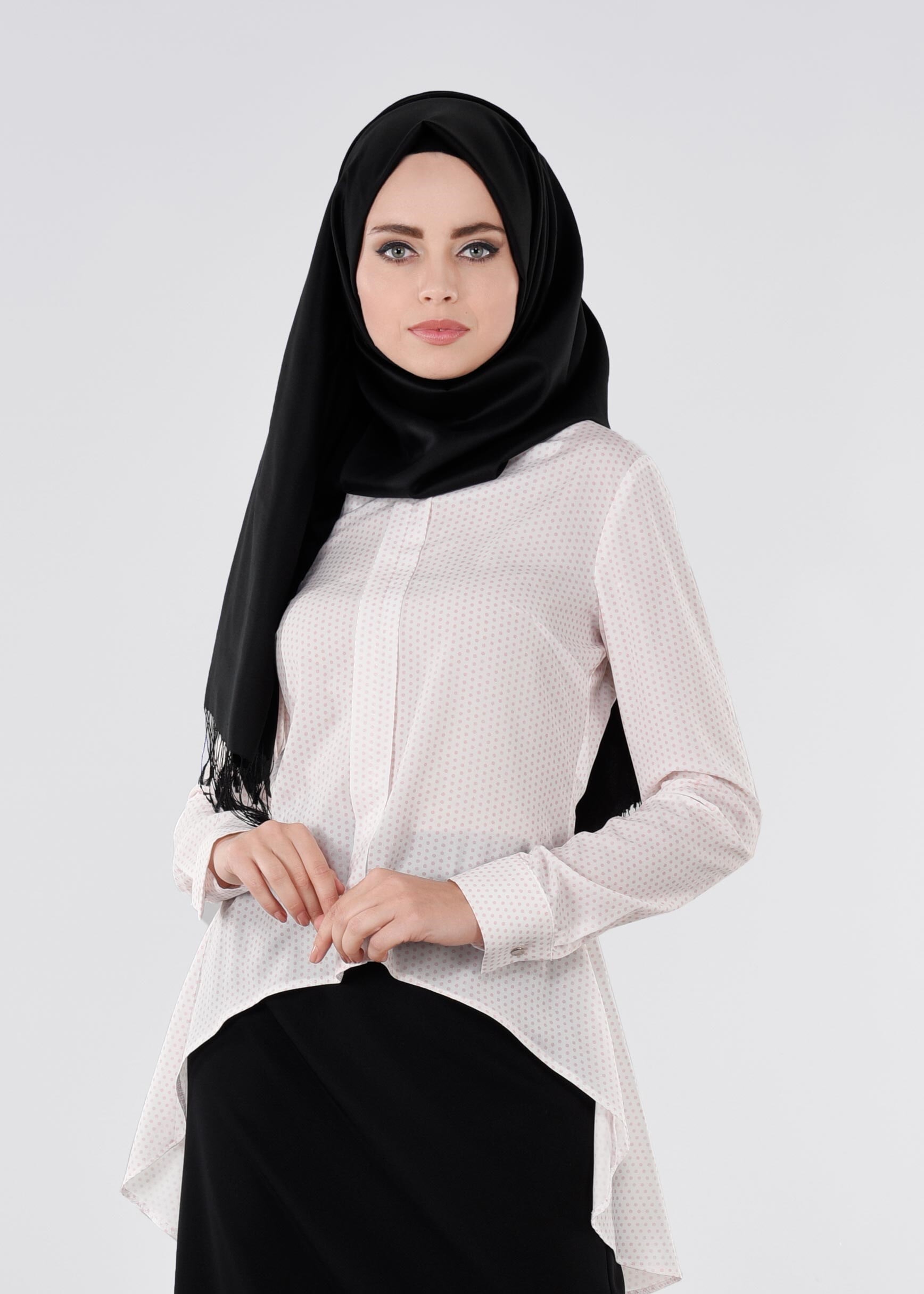 Tesettür giyim BEJ PUANTİYE DETAYLI ASİMETRİK KESİM BLUZ 4543