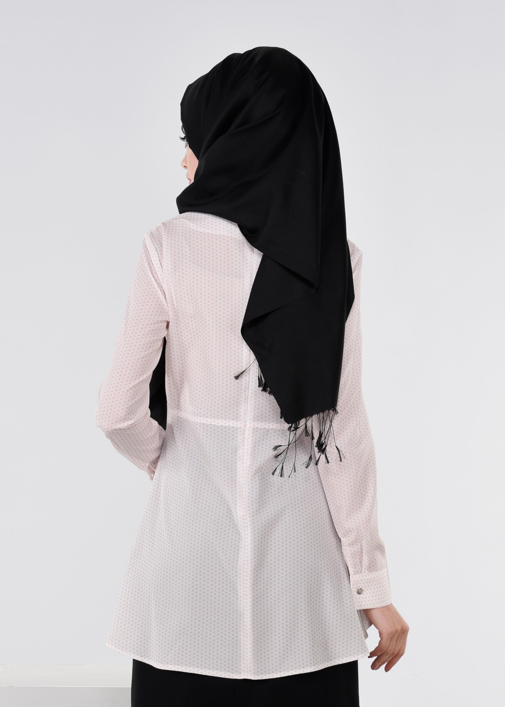 Tesettür giyim BEJ PUANTİYE DETAYLI ASİMETRİK KESİM BLUZ 4543