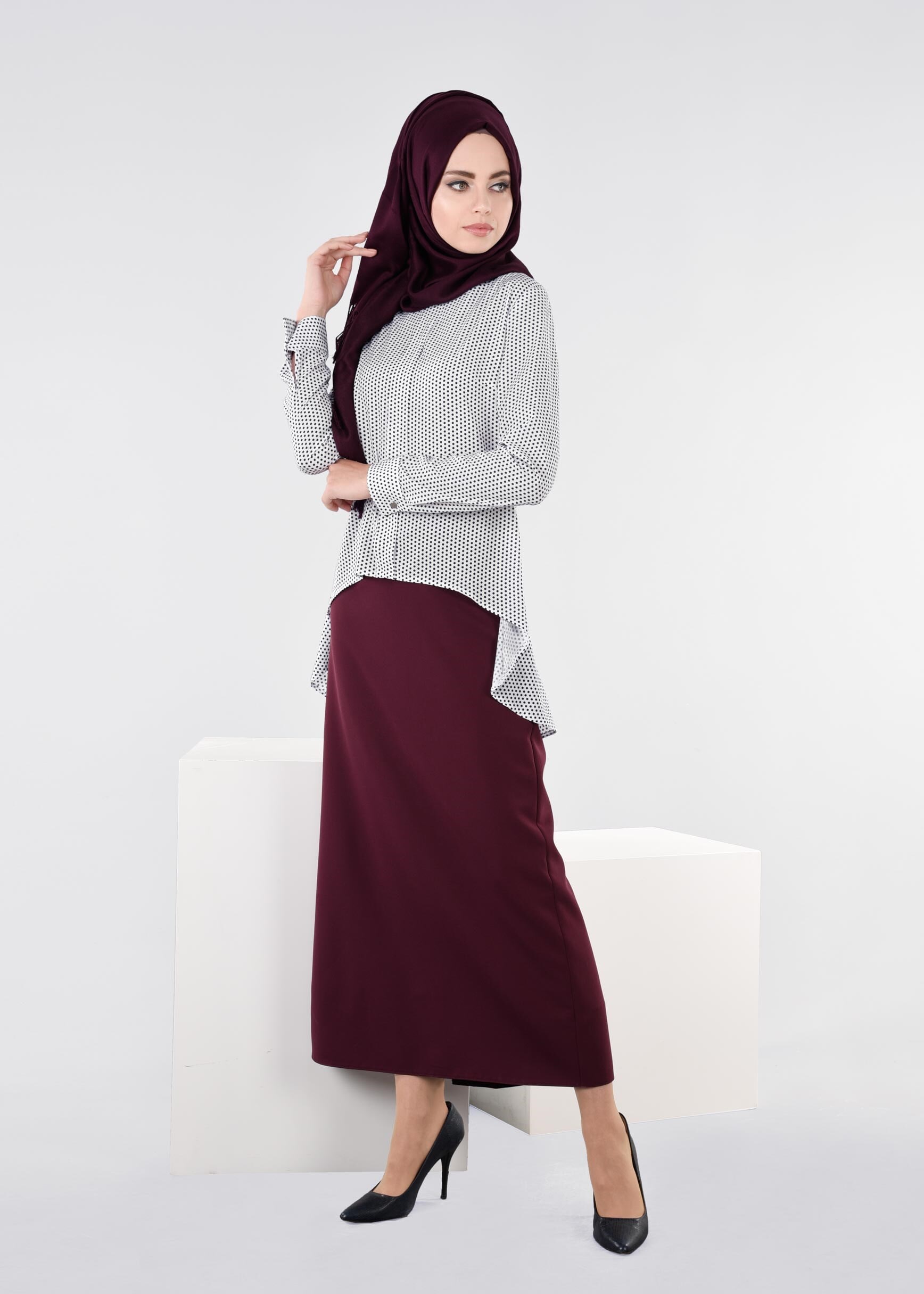 Tesettür giyim BEJ PUANTİYE DETAYLI ASİMETRİK KESİM BLUZ 4543