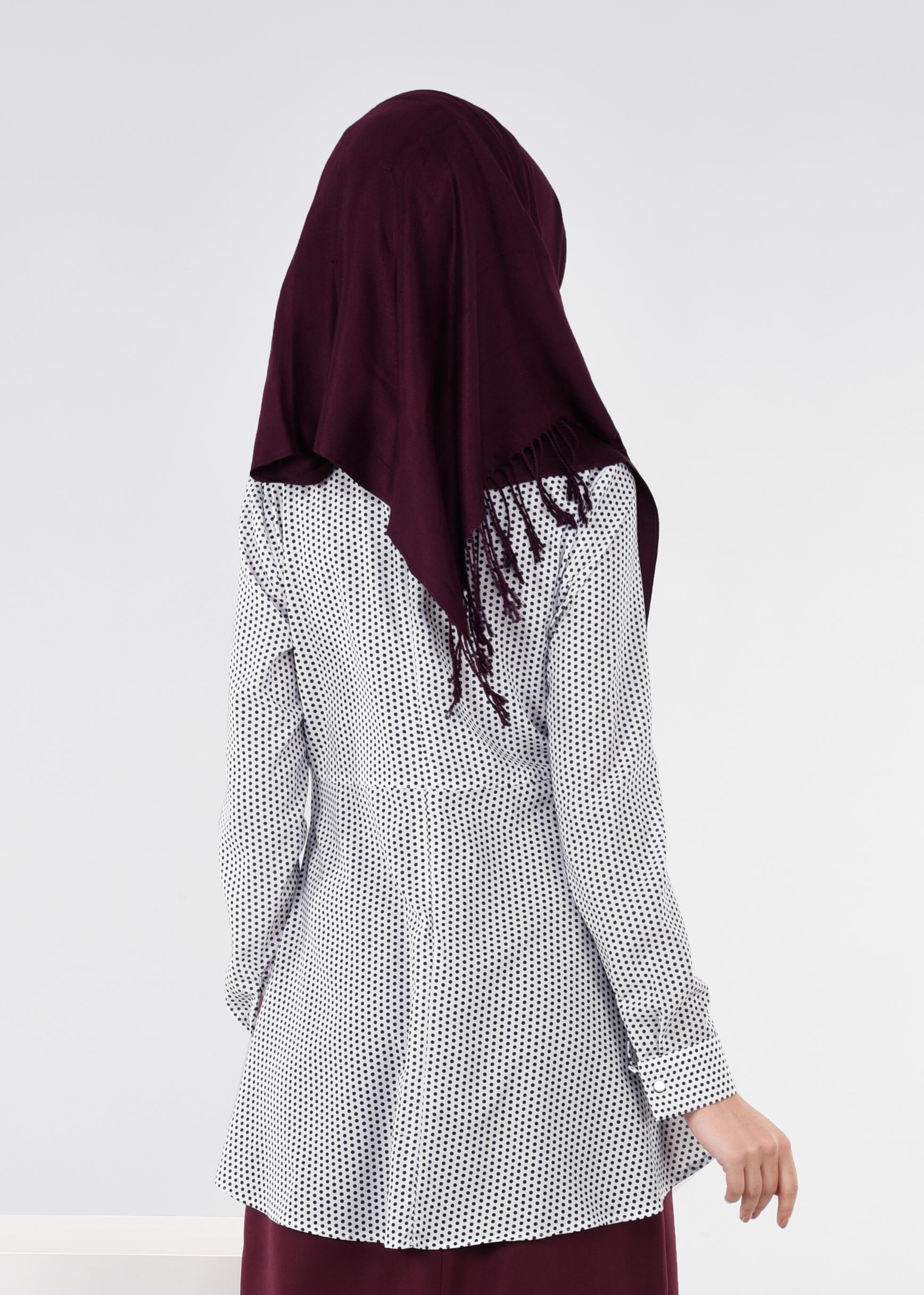 Tesettür giyim BEJ PUANTİYE DETAYLI ASİMETRİK KESİM BLUZ 4543