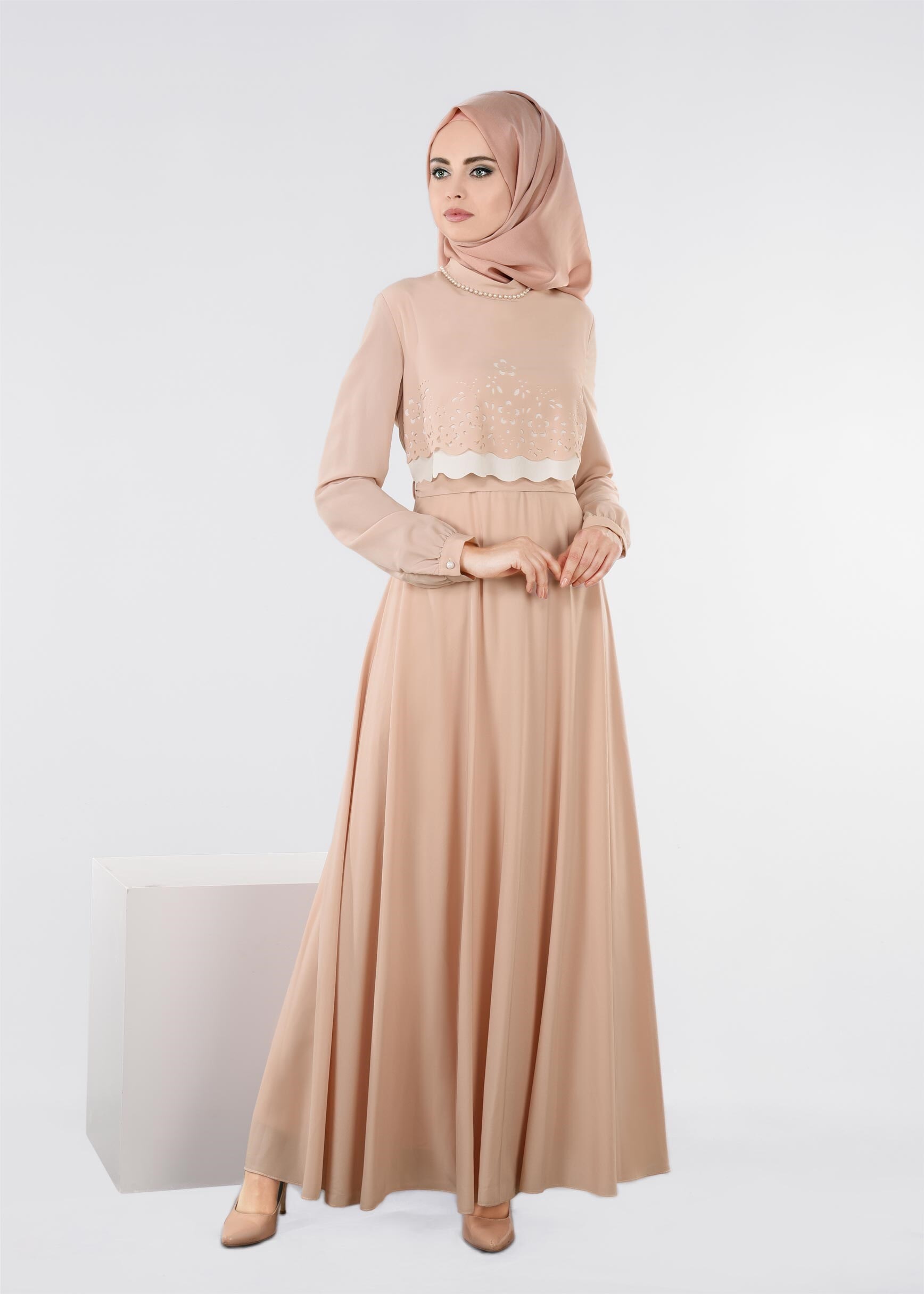 Tesettür giyim PUDRA ÇİÇEK DESEN DETAYLI KUŞAKLI ELBİSE 4165 