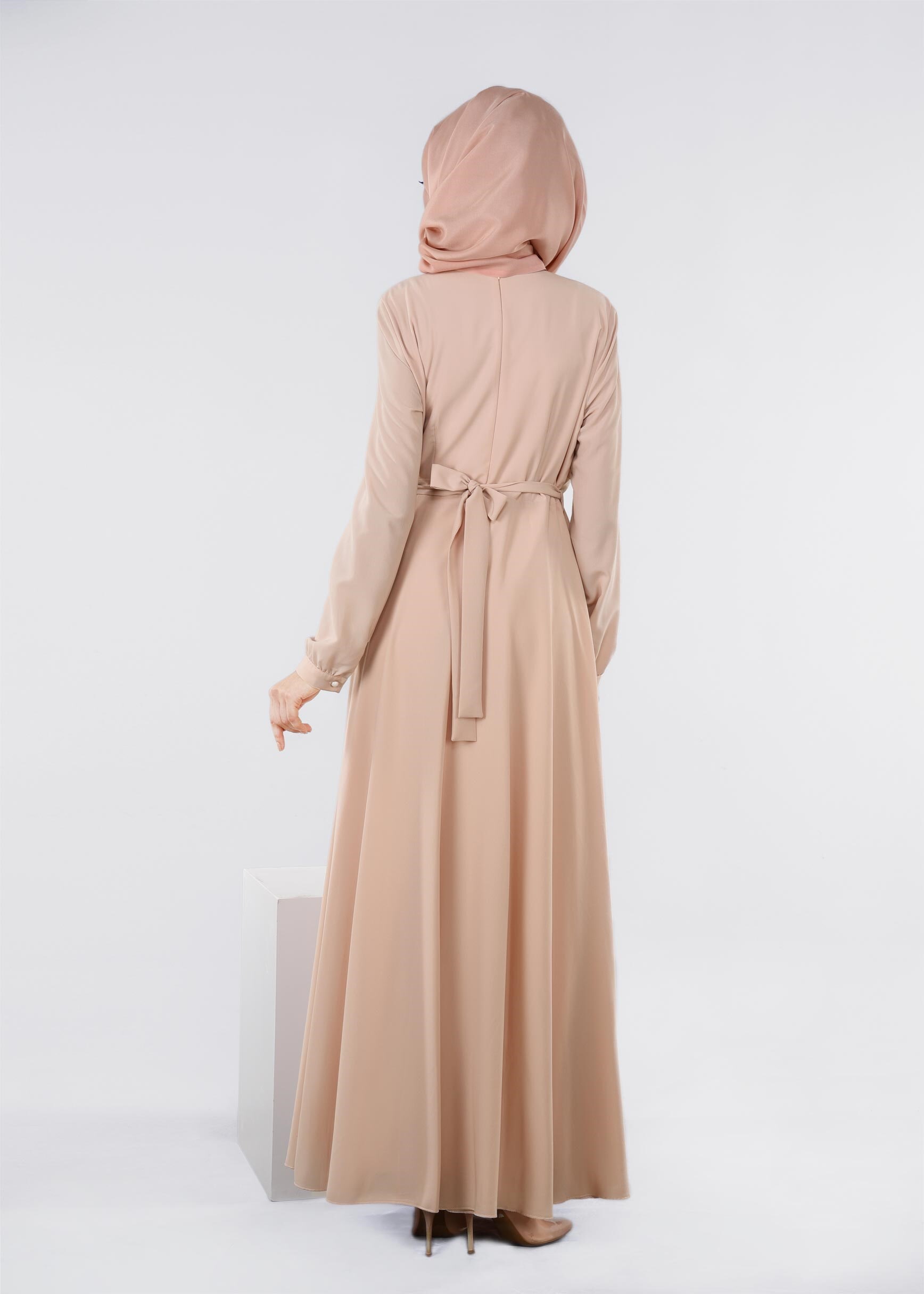 Tesettür giyim PUDRA ÇİÇEK DESEN DETAYLI KUŞAKLI ELBİSE 4165 