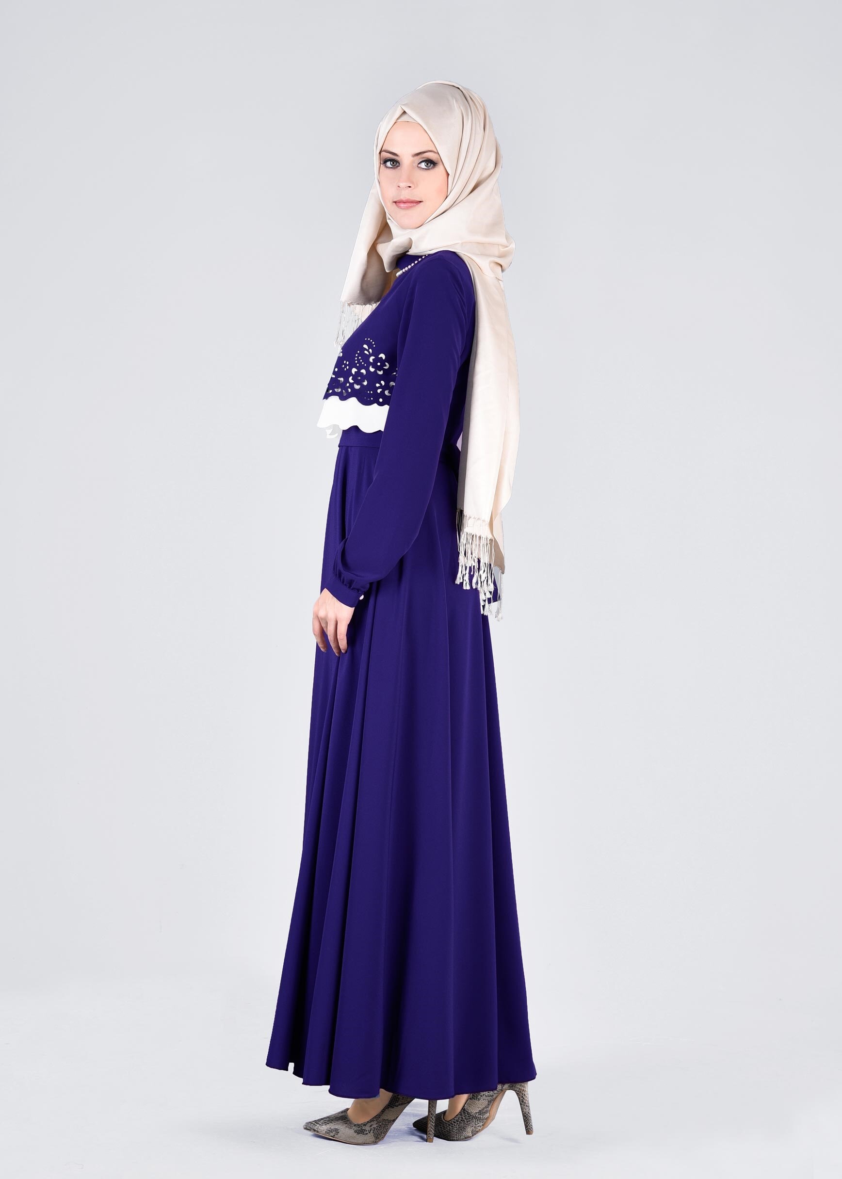 Tesettür giyim LACİVERT ÇİÇEK DESEN DETAYLI KUŞAKLI ELBİSE 4165 